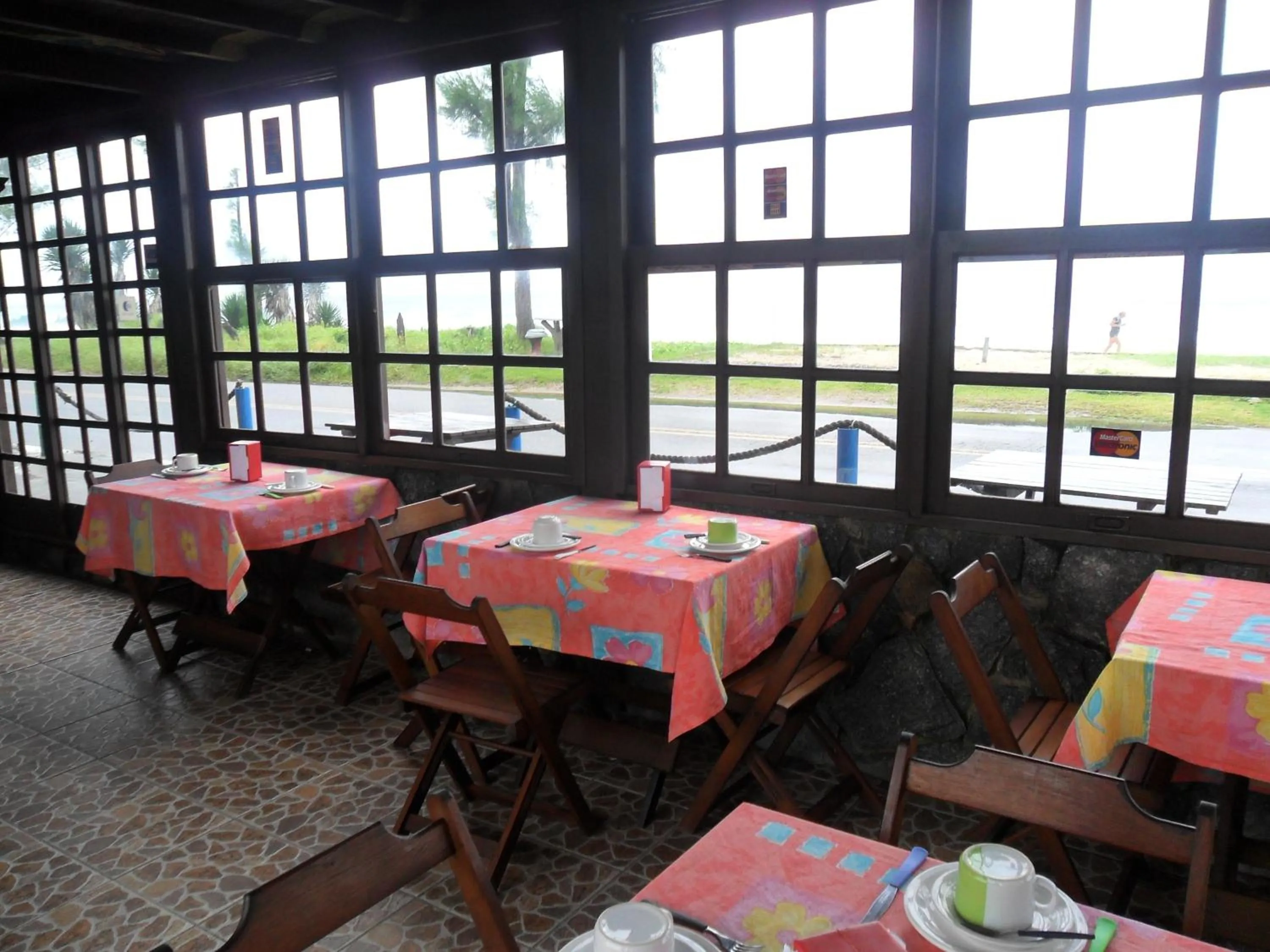 Restaurant/places to eat in Pousada Viva Mar