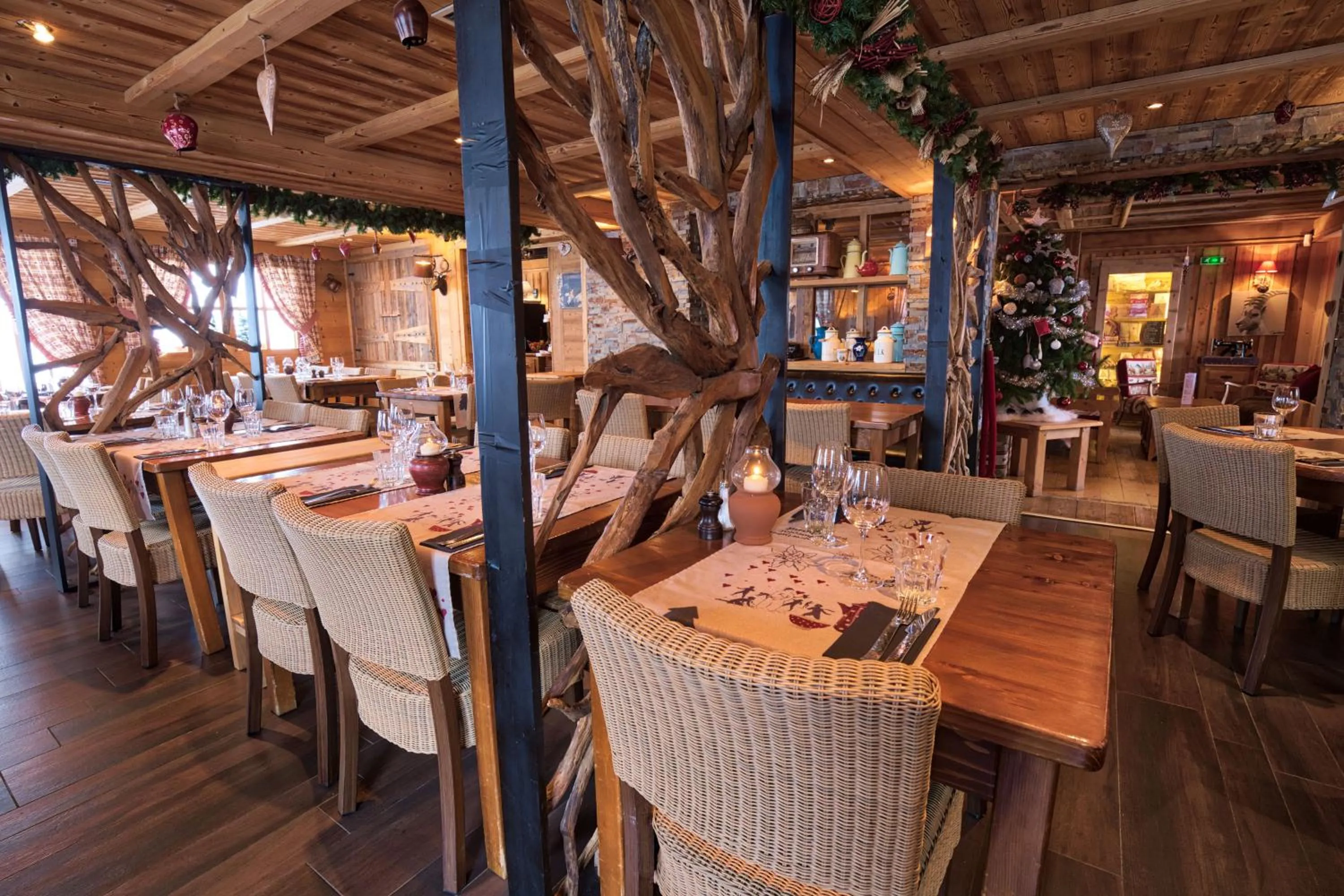 Restaurant/places to eat in Chalet Hôtel du Mont-Charvin & Spa