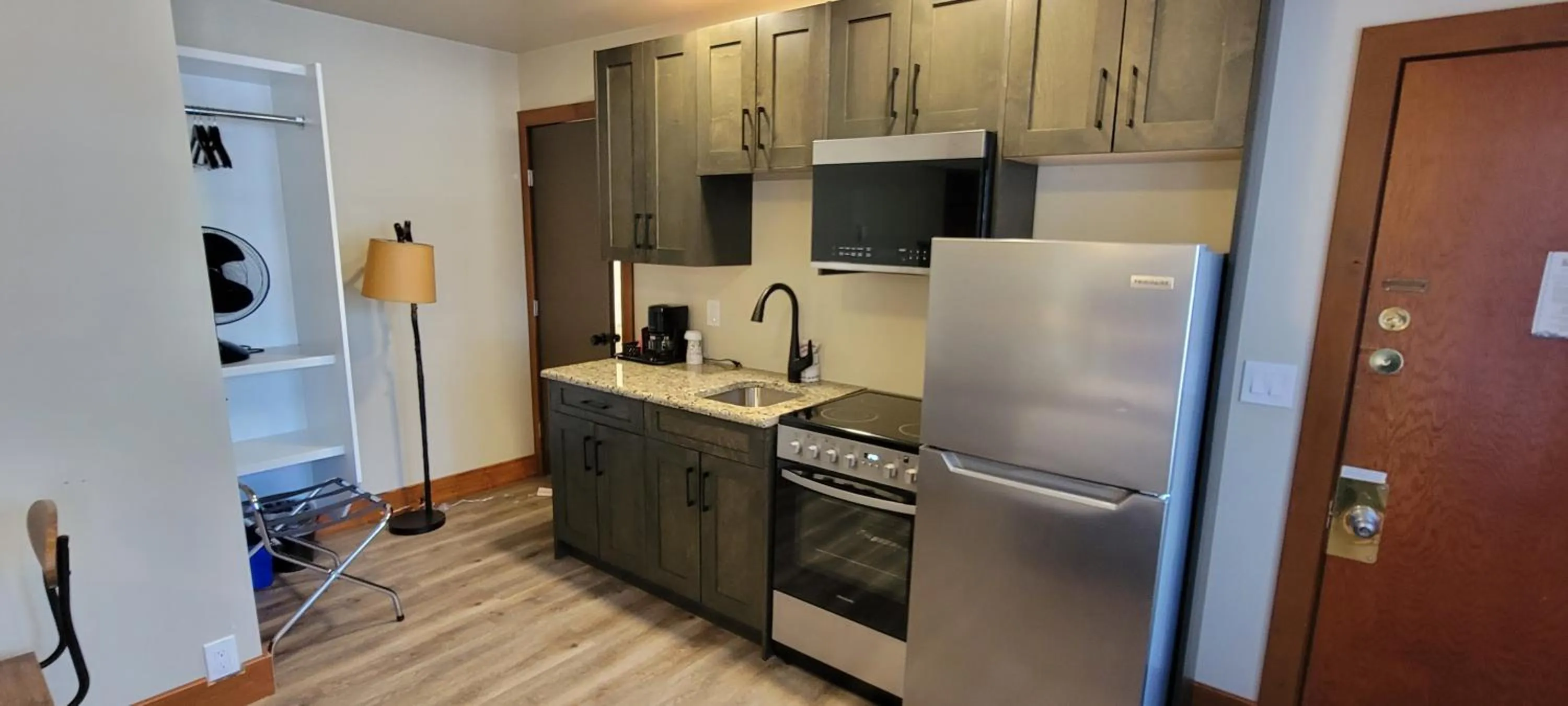 kitchen in Crandell Mountain Lodge