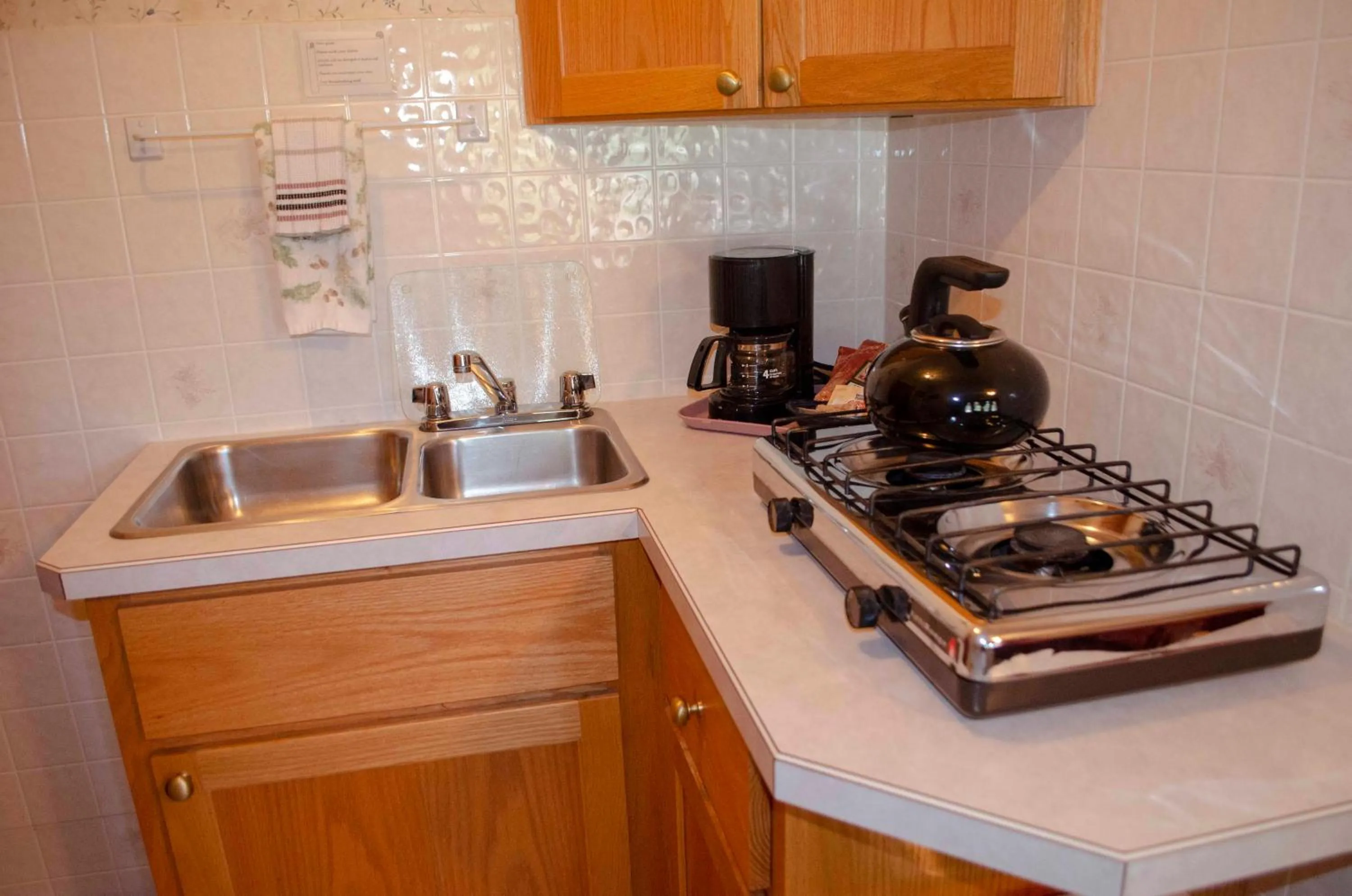 Kitchen or kitchenette in Crandell Mountain Lodge