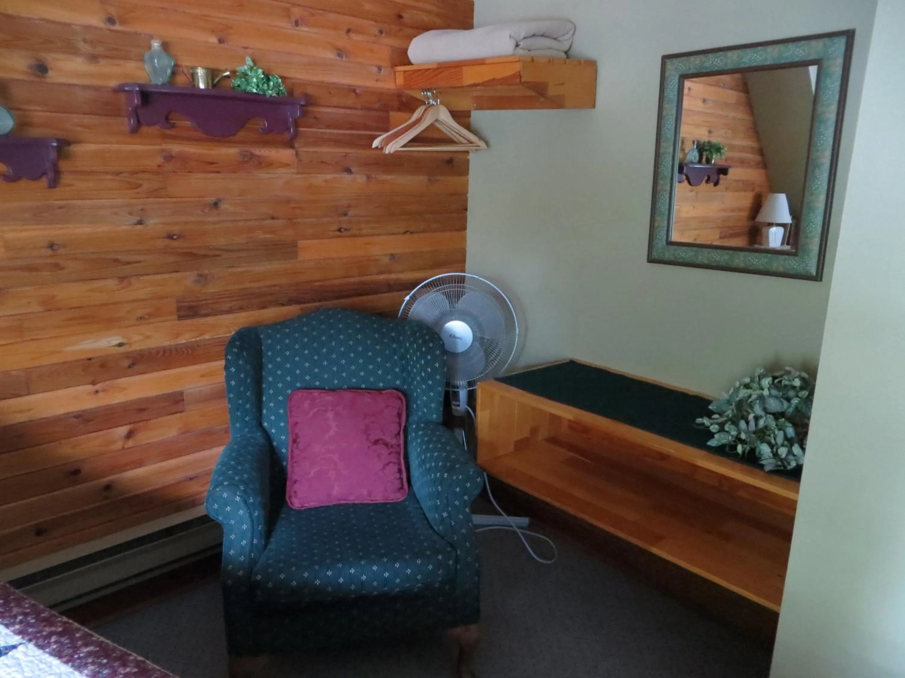 Seating area in Crandell Mountain Lodge