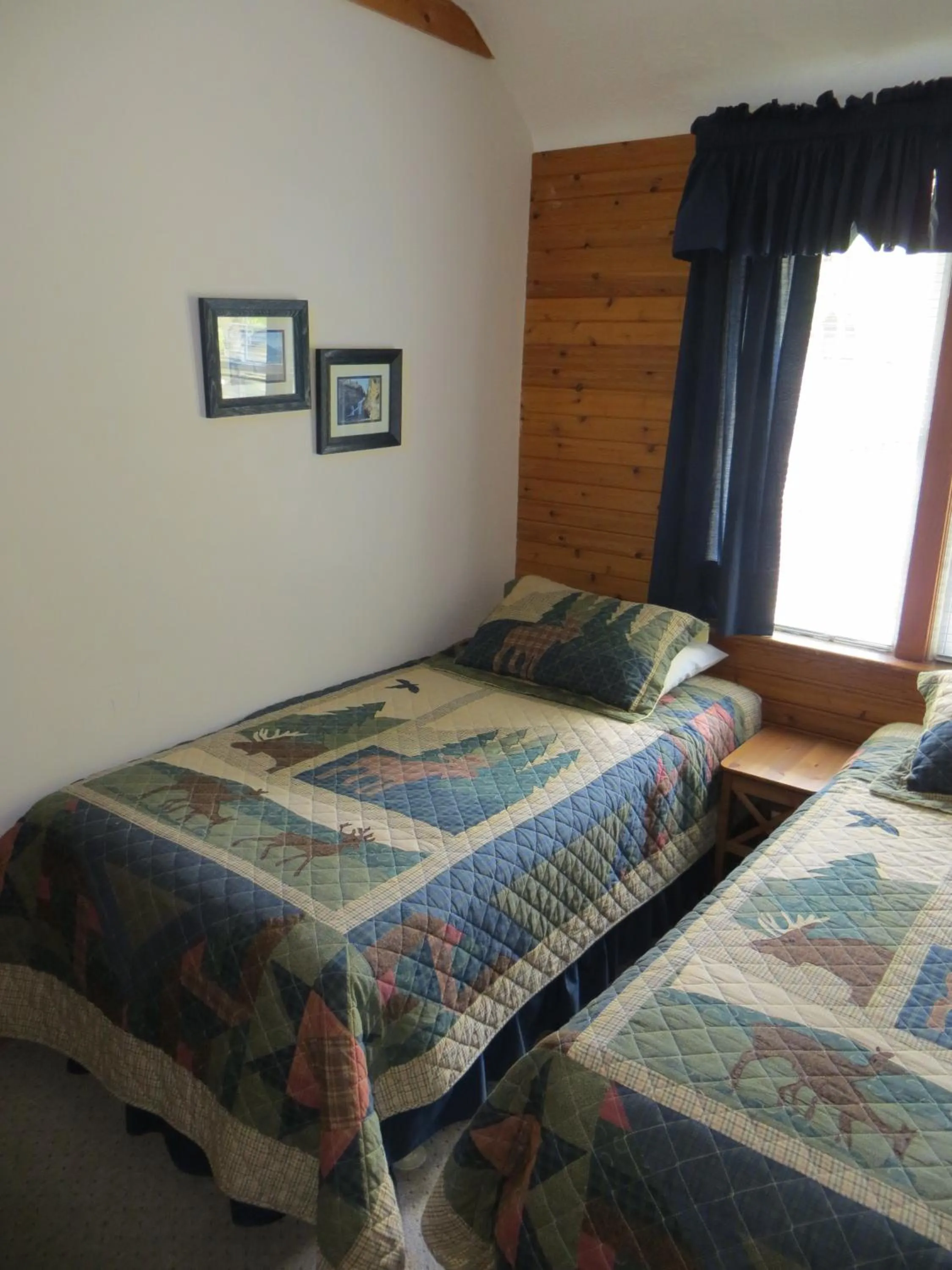 Bed in Crandell Mountain Lodge