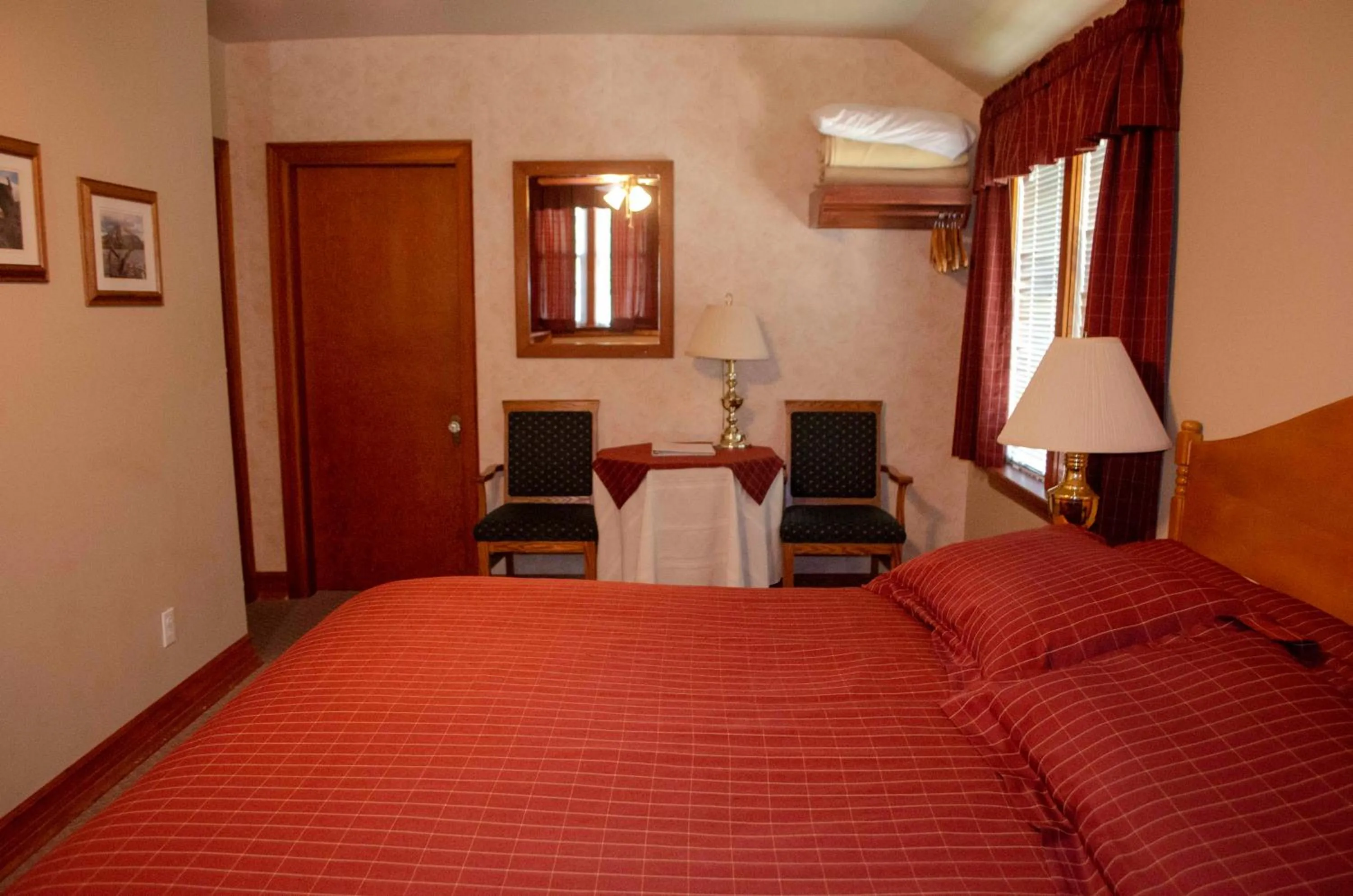 Bed in Crandell Mountain Lodge