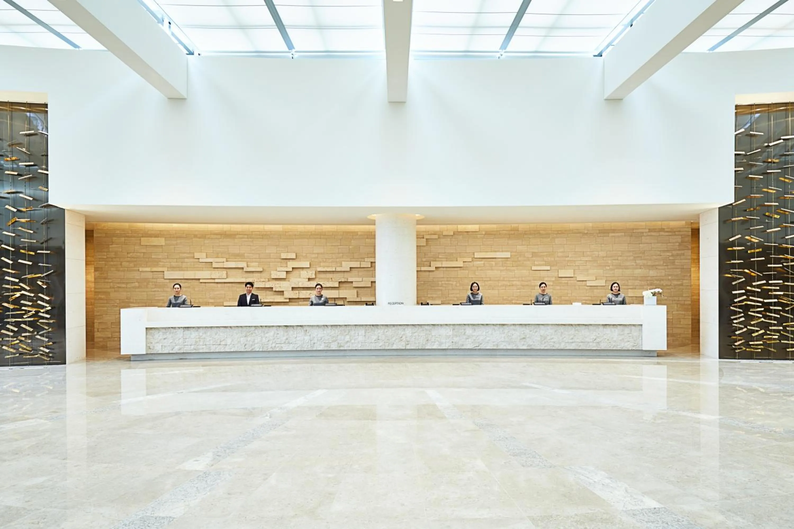 Staff in Landing Jeju Shinhwa World Hotel