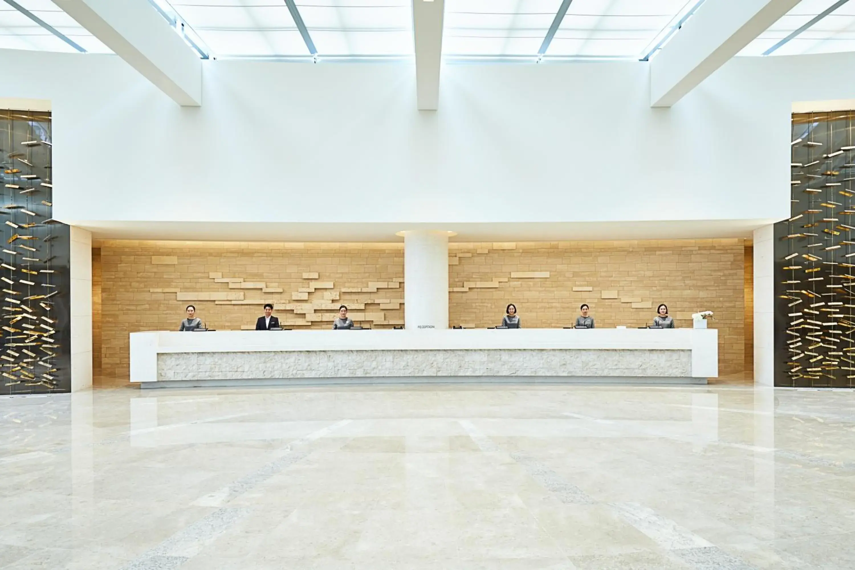 Staff in Landing Jeju Shinhwa World Hotel Staff in Landing Jeju Shinhwa World Hotel