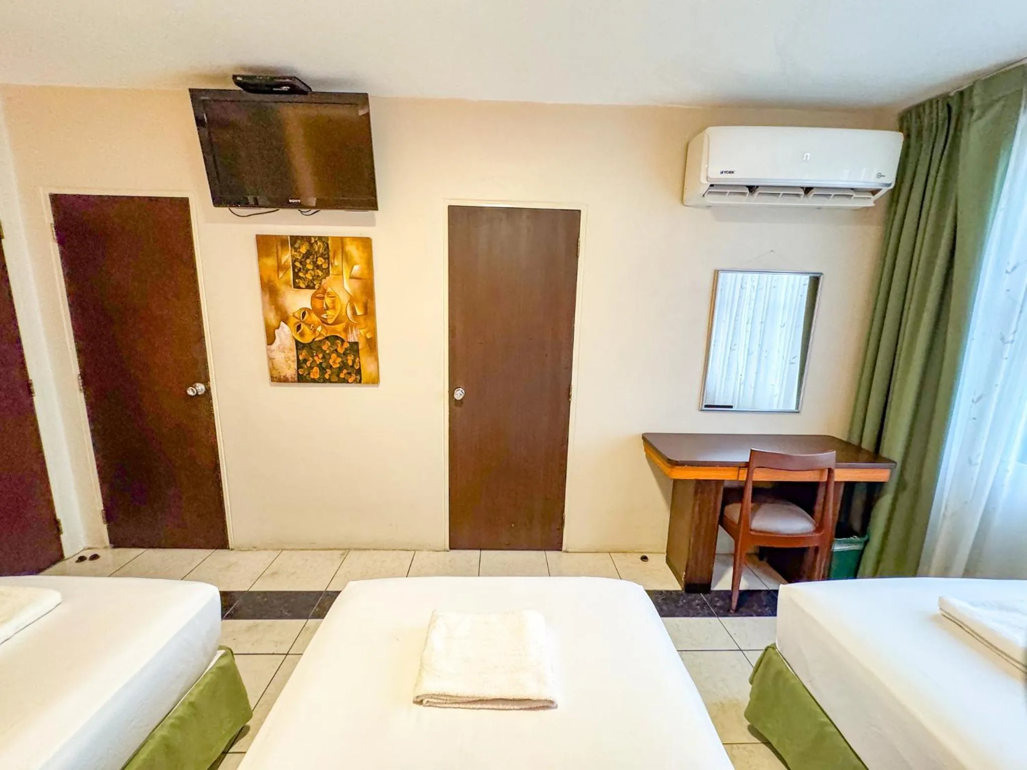 Bedroom, Bed in GH Alexander Hotel