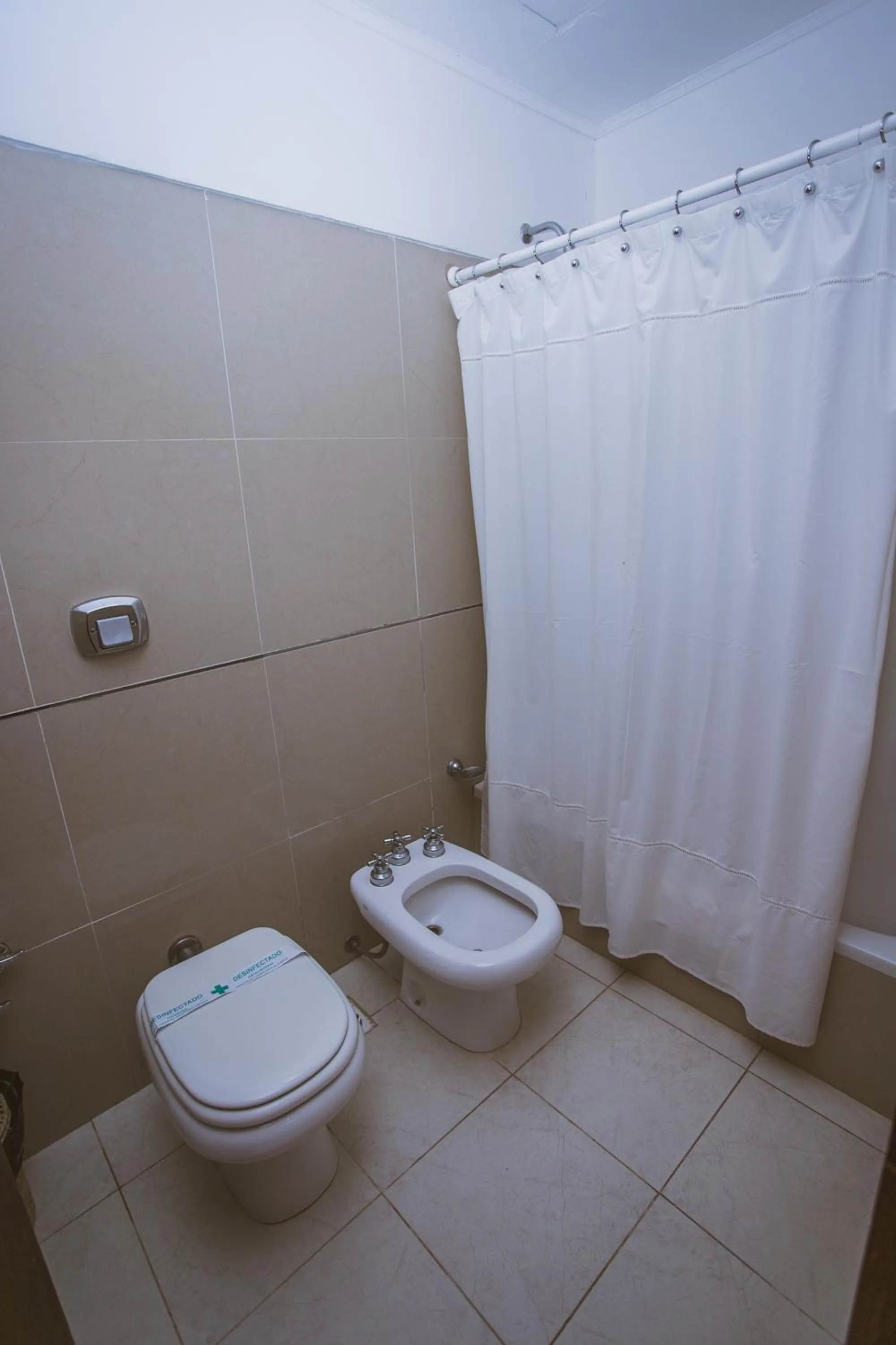 Río Arriba Suites & Apartments & Restó