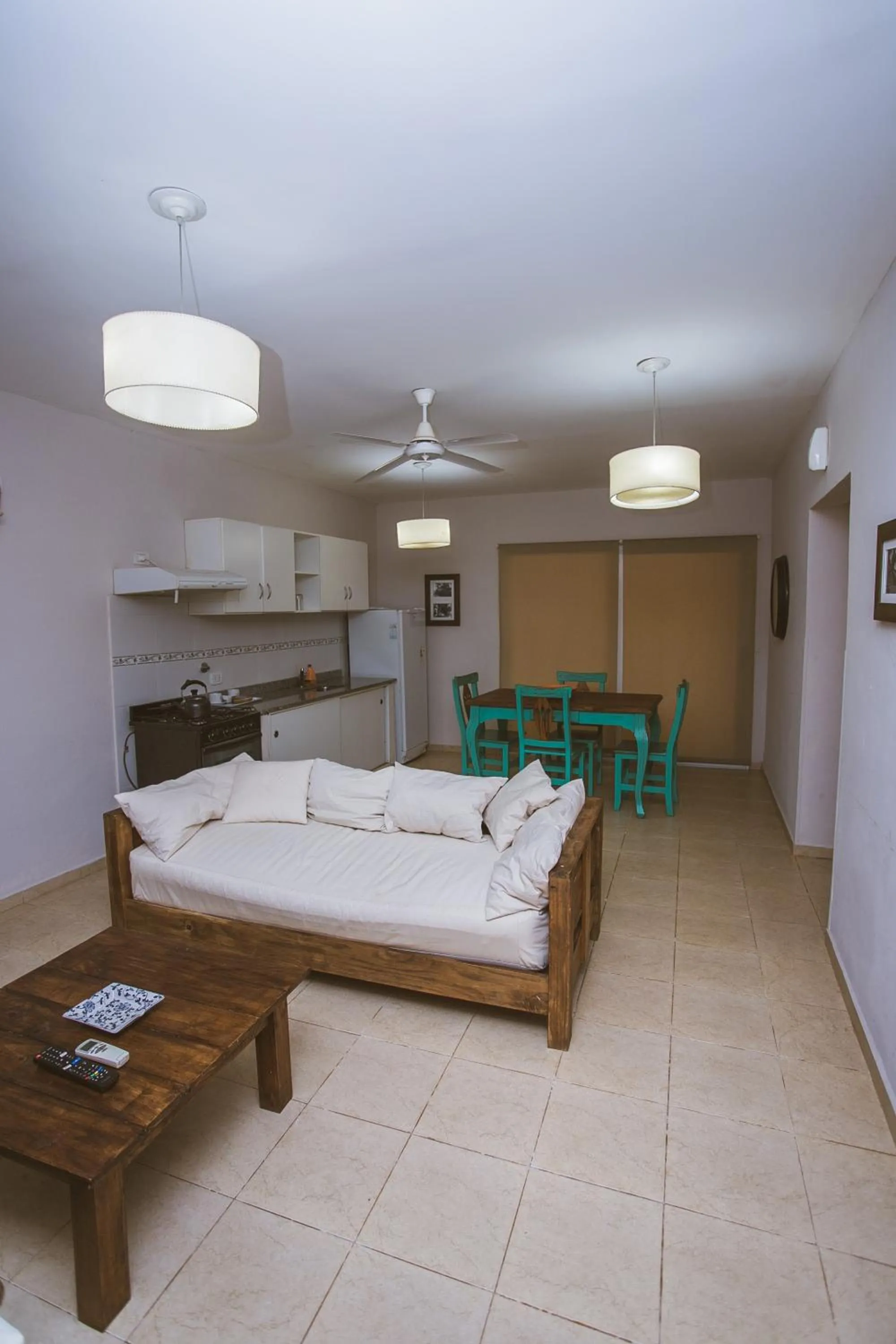 Río Arriba Suites & Apartments & Restó