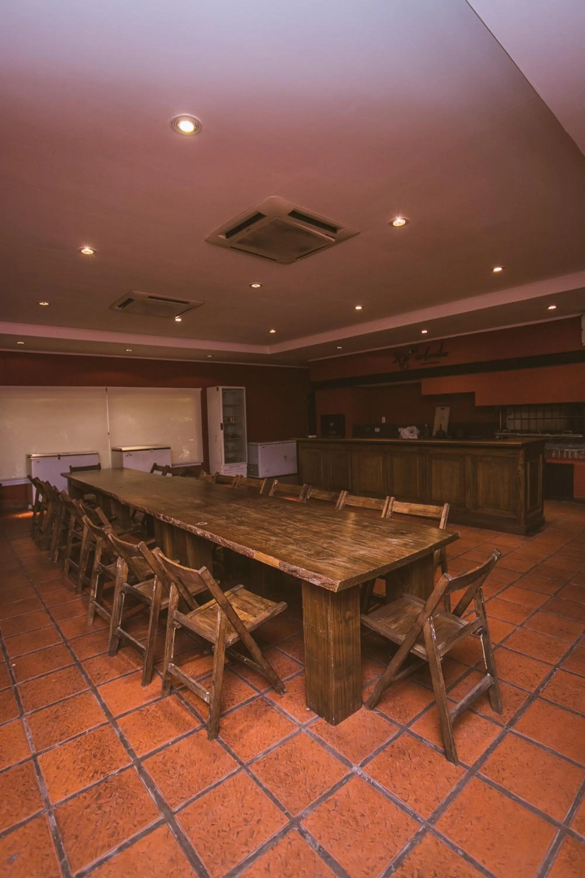 Río Arriba Suites & Apartments & Restó