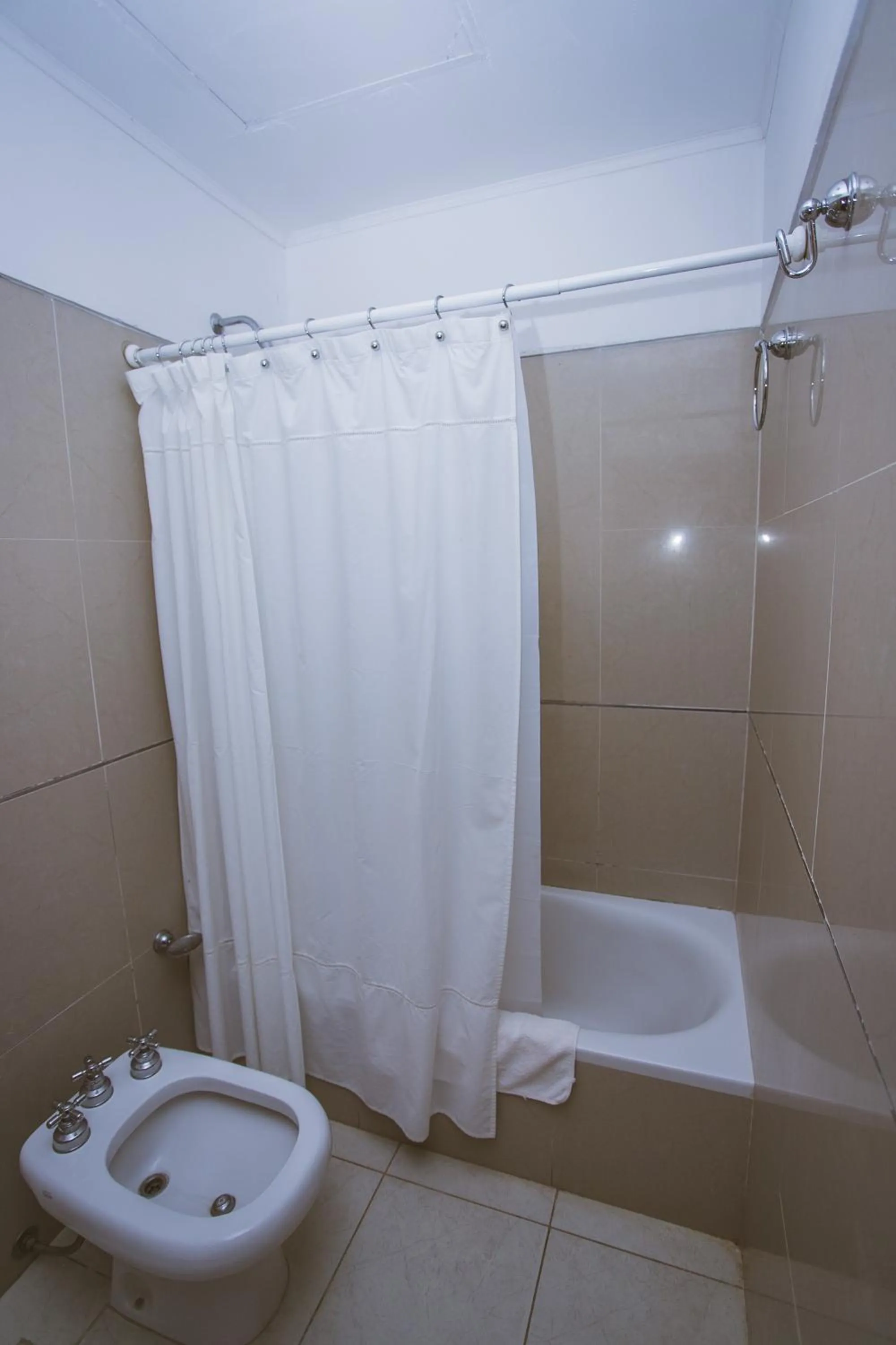 Río Arriba Suites & Apartments & Restó