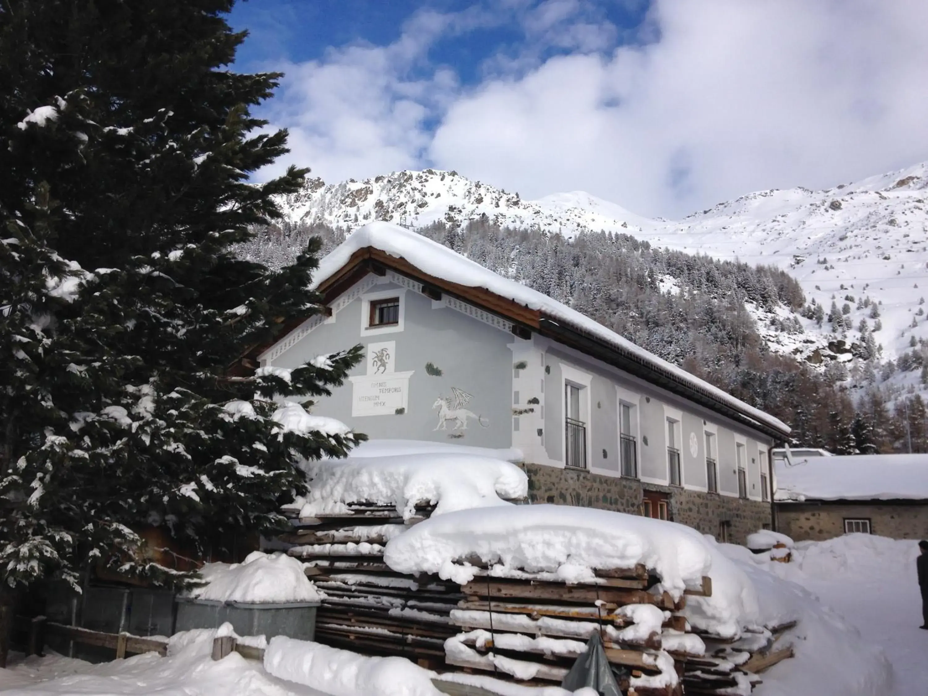 Facade/entrance in Hotel Grischuna Facade/entrance in Hotel Grischuna