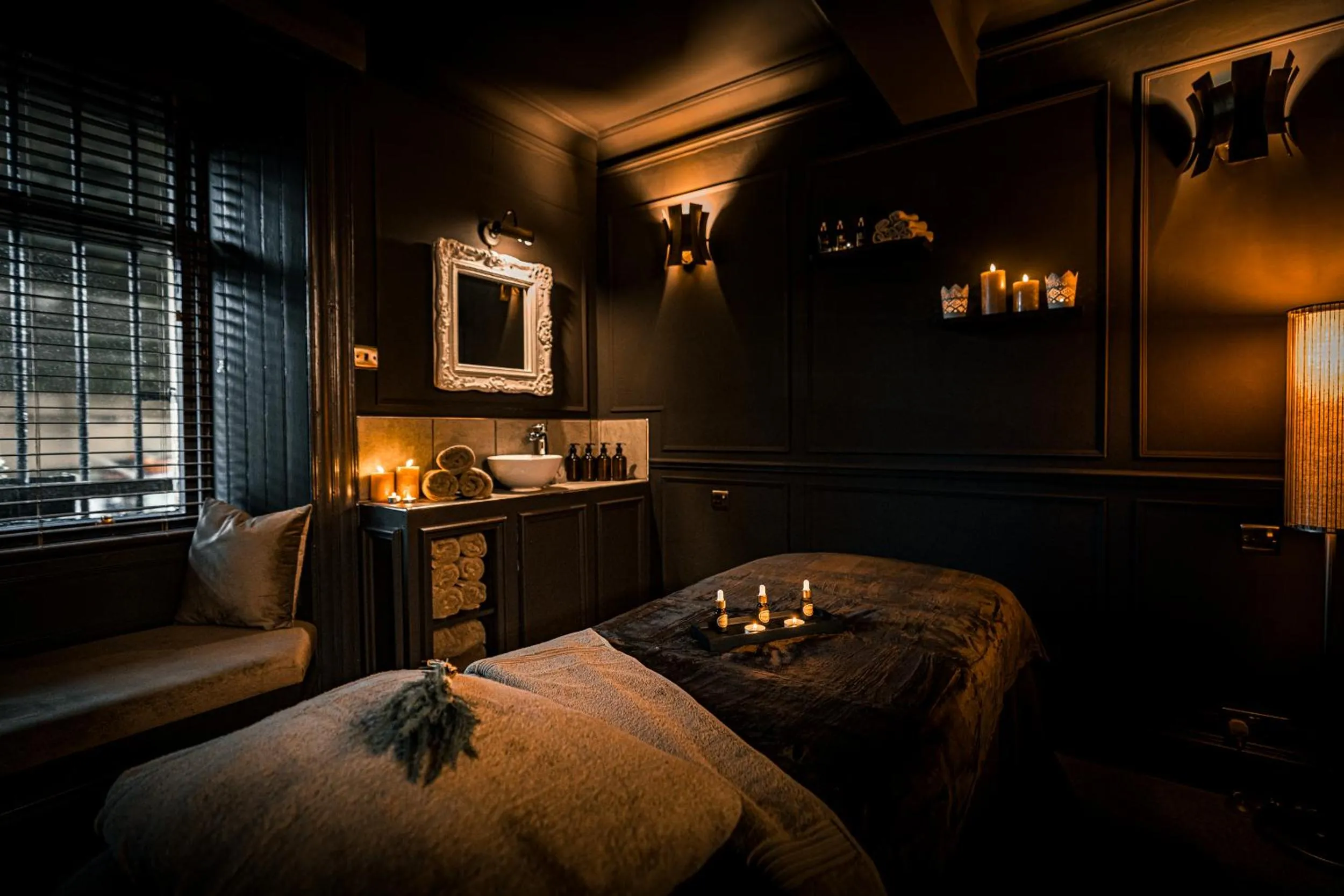 Massage, Bed in The Alamo Guest House