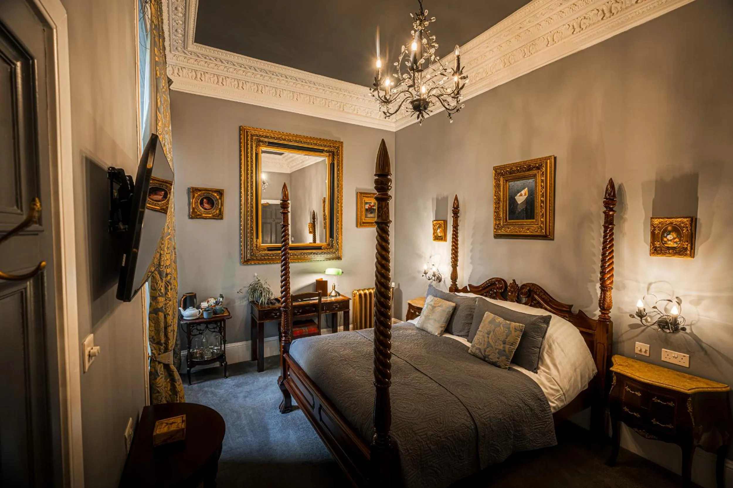 Bedroom, Bed in The Alamo Guest House