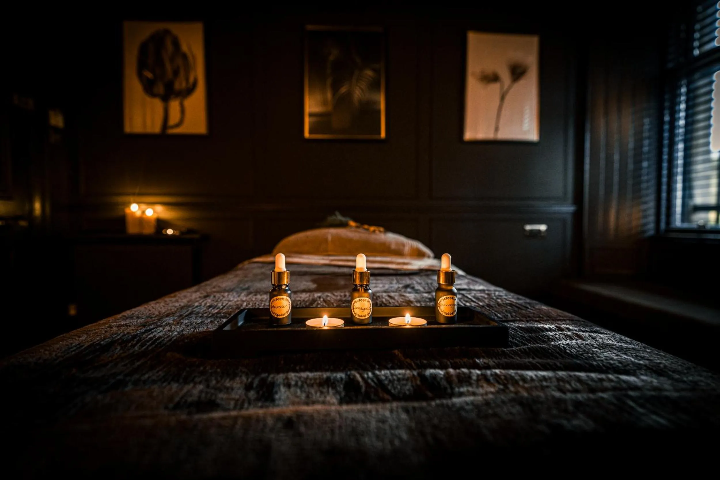 Massage, Bed in The Alamo Guest House