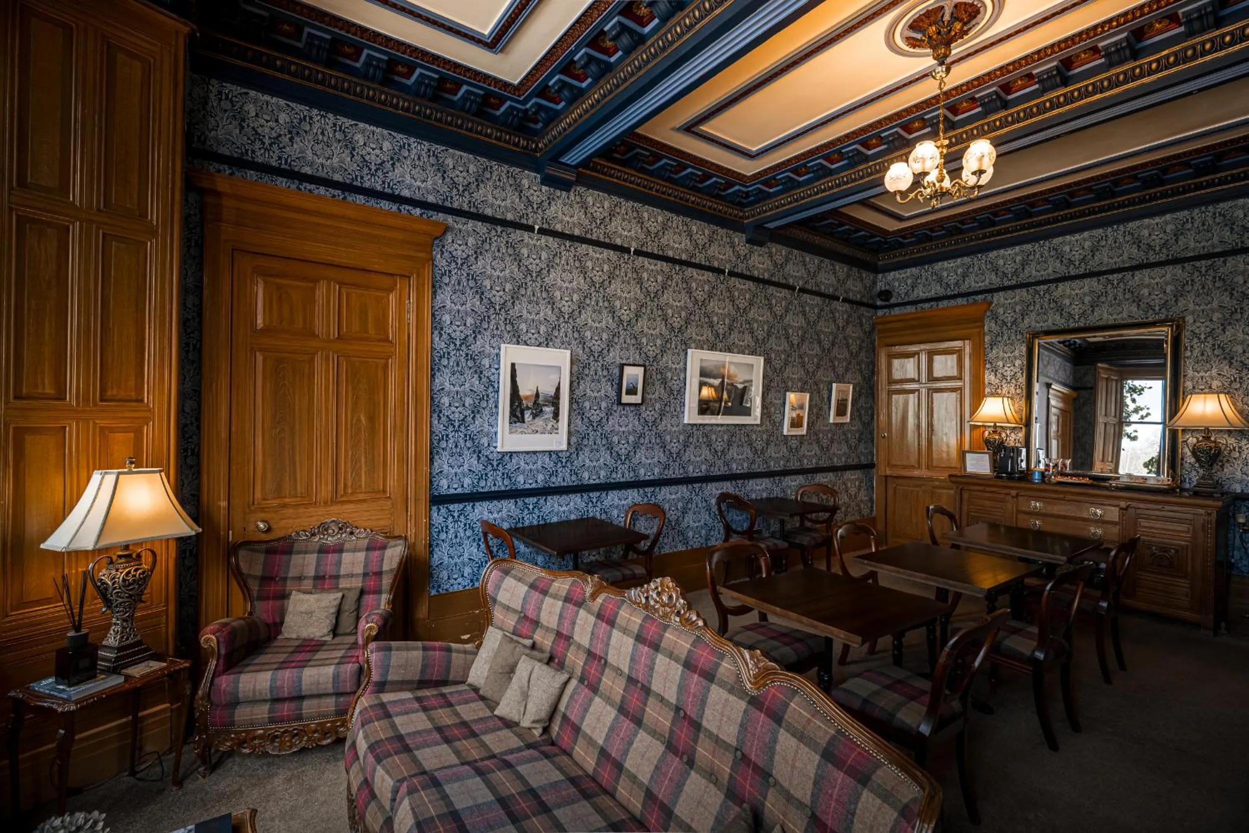 Lounge or bar in The Alamo Guest House