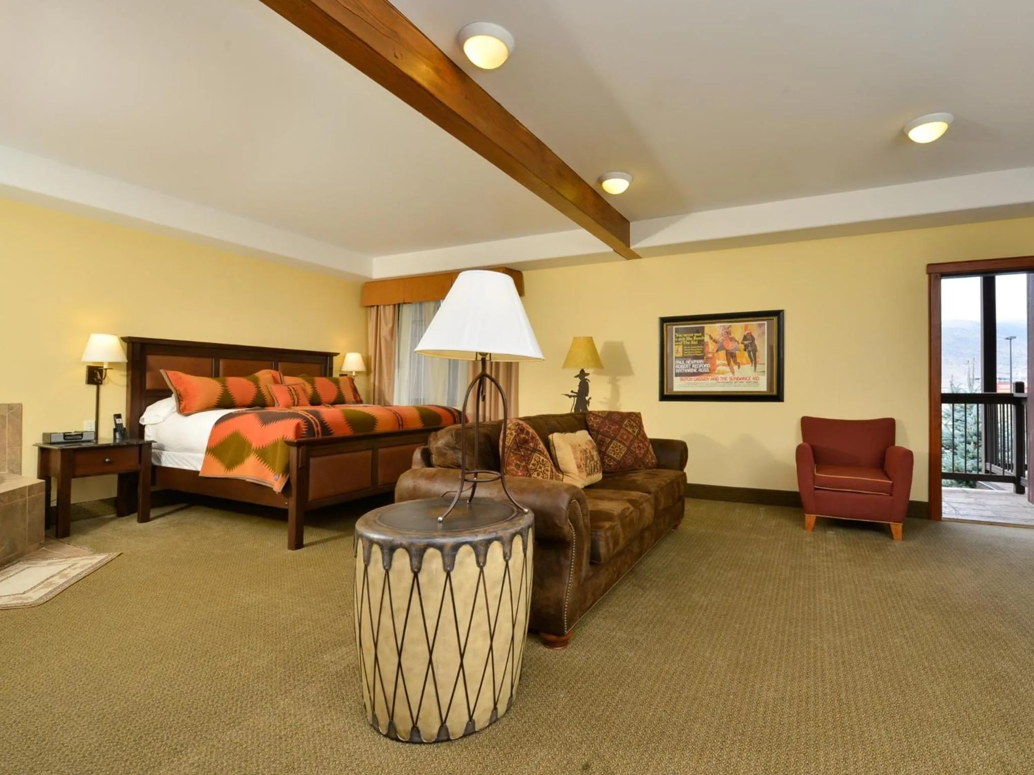 Photo of the whole room in The Cody