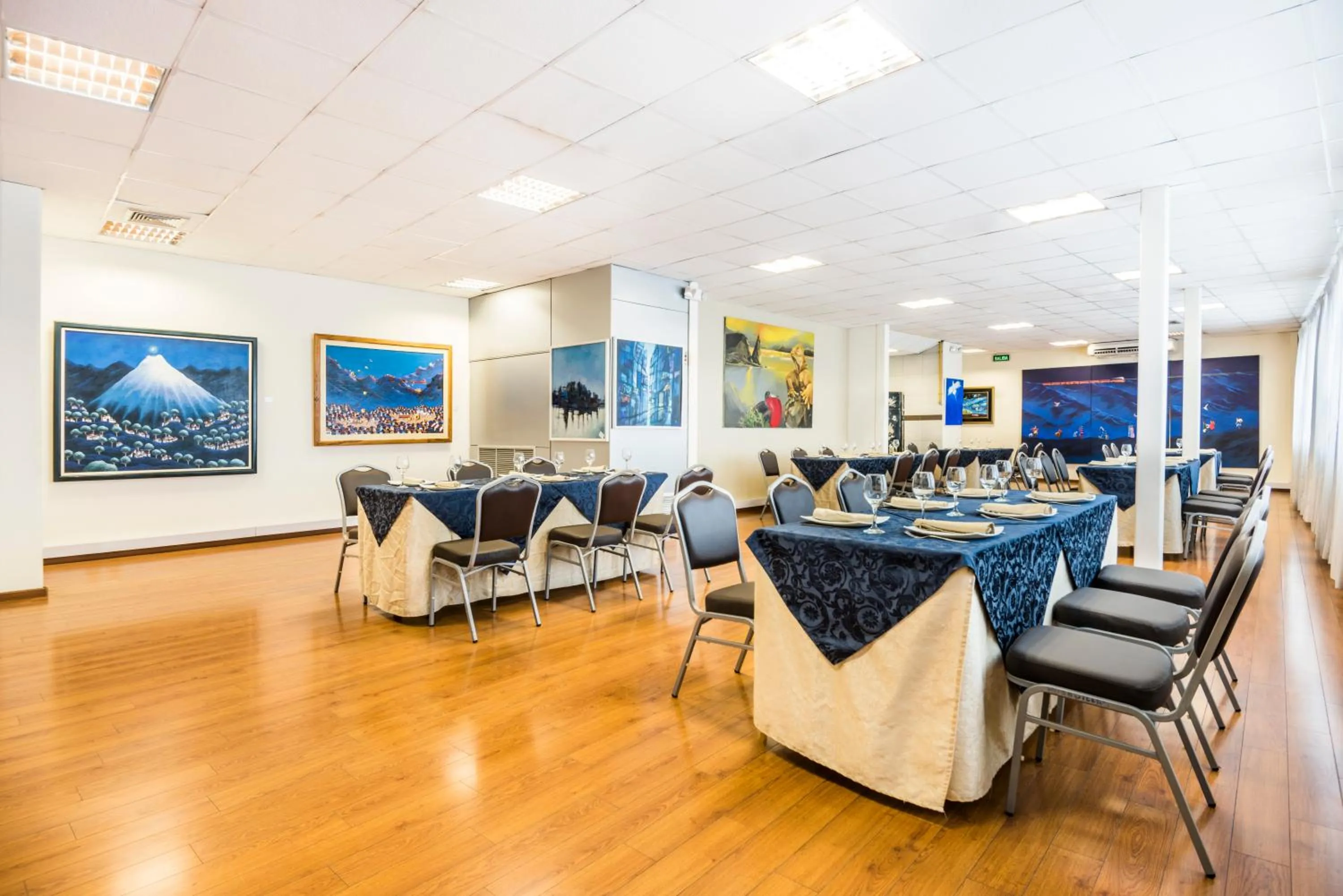 Meeting/conference room in GH Galeria Hotel