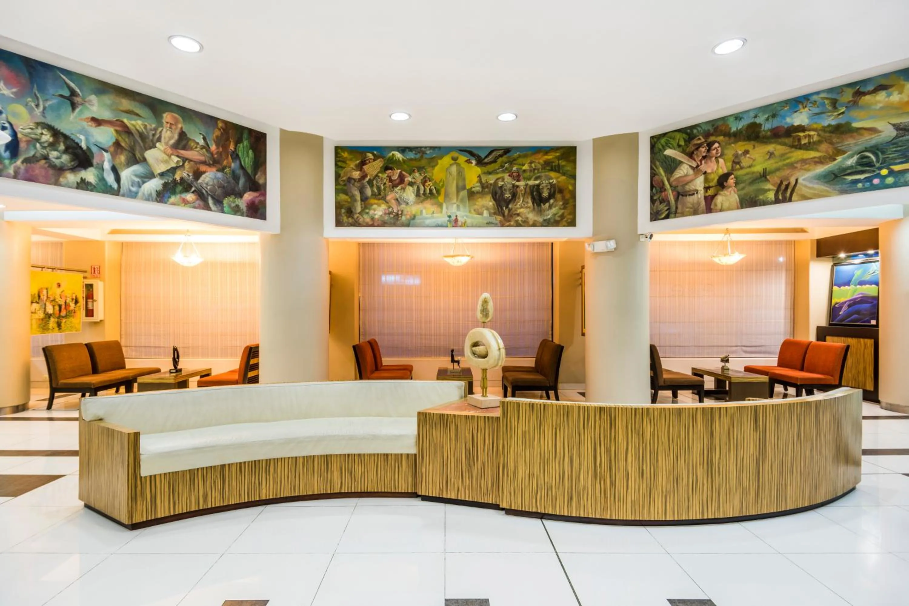 Lobby or reception in GH Galeria Hotel