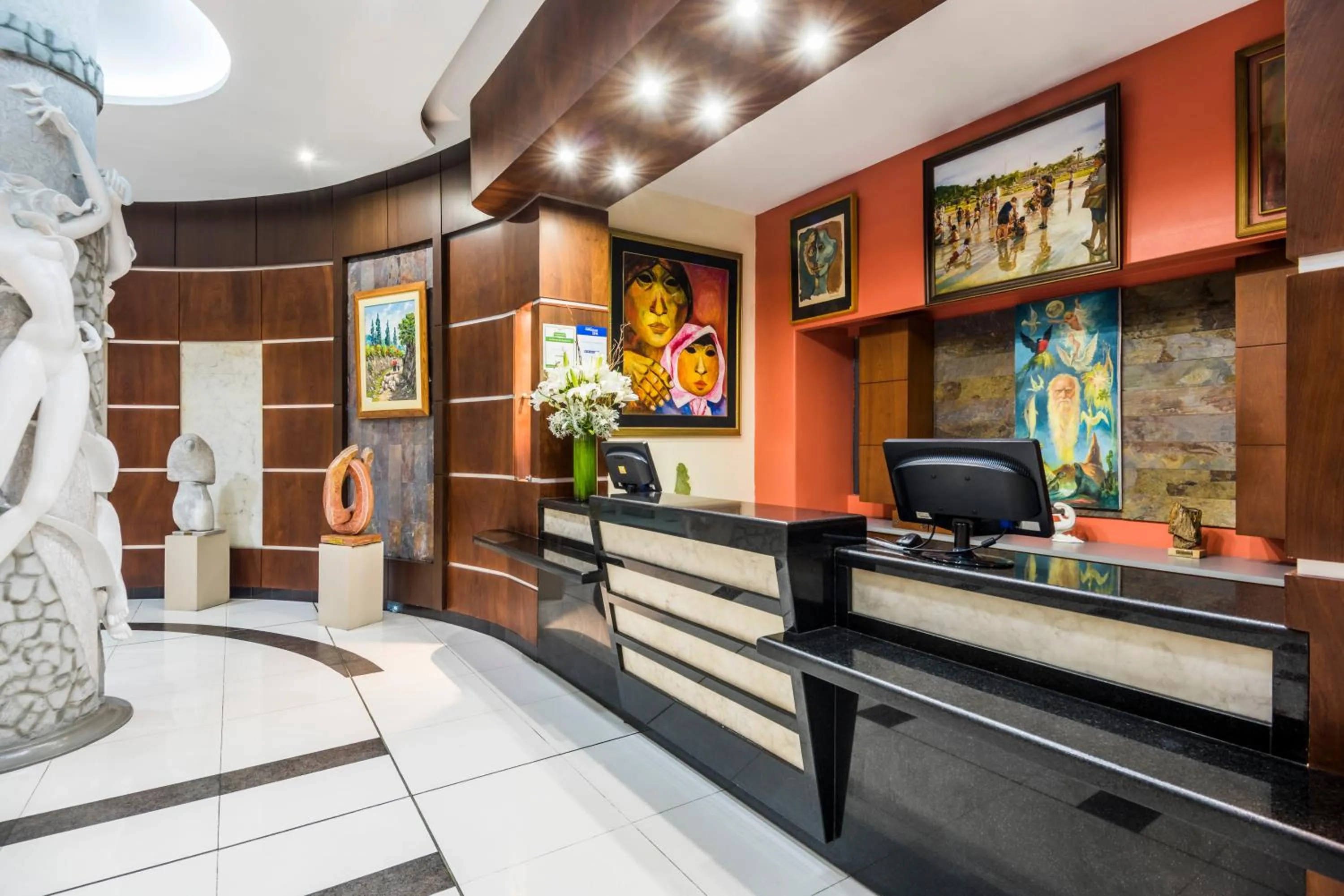 Lobby or reception in GH Galeria Hotel