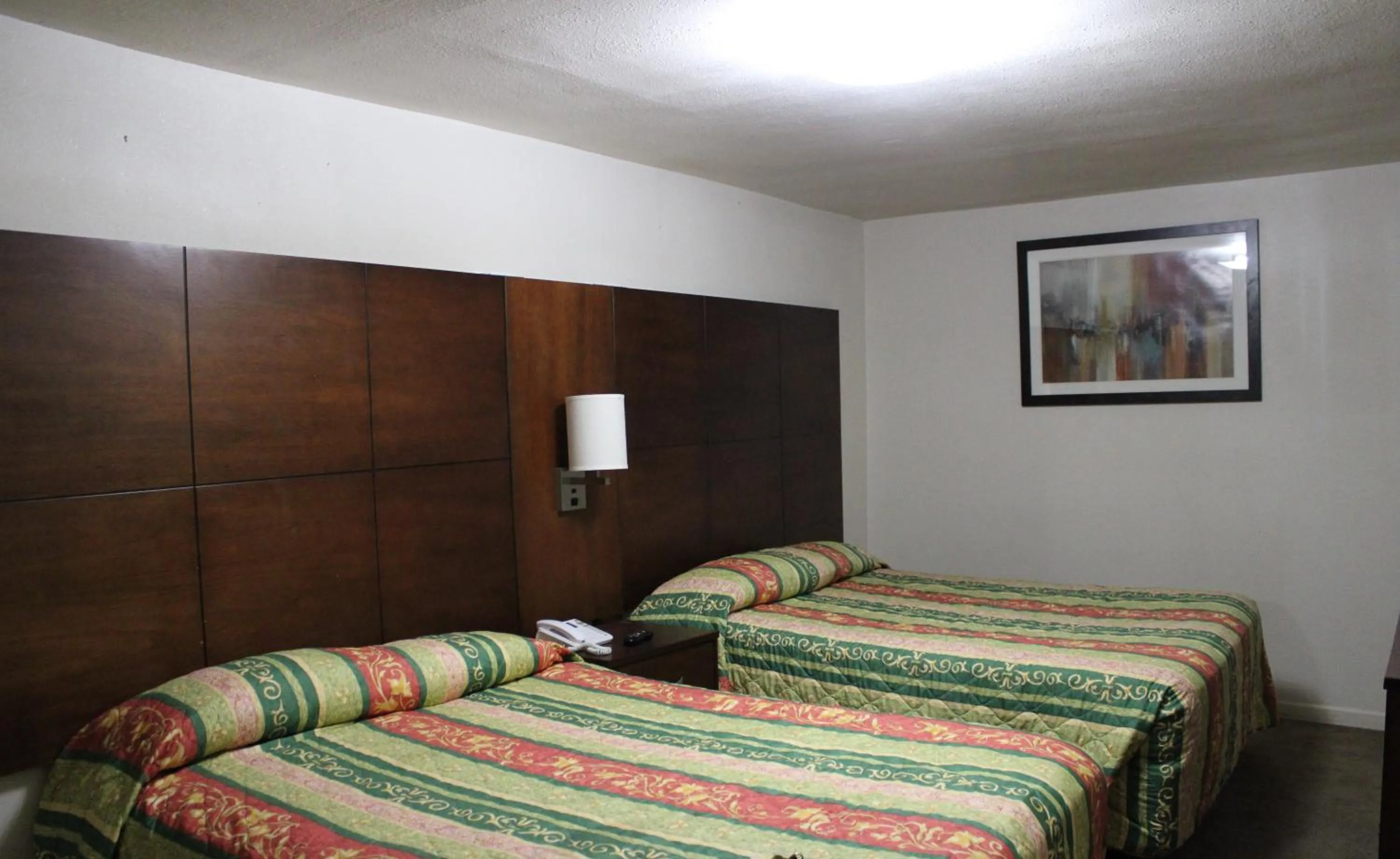 Bedroom, Bed in Flagstaff Motel