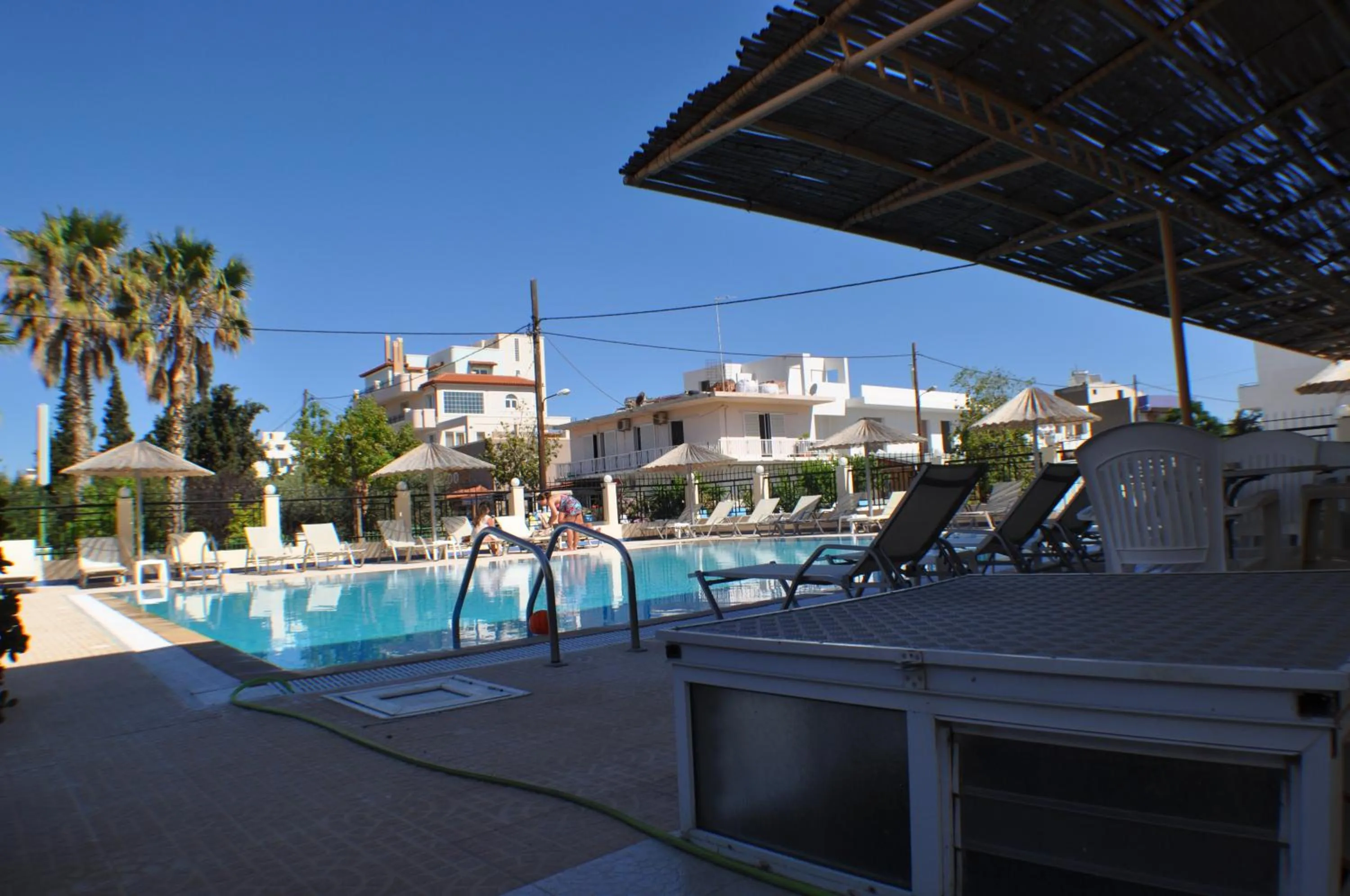 Restaurant/places to eat in Zouboulia Apartments