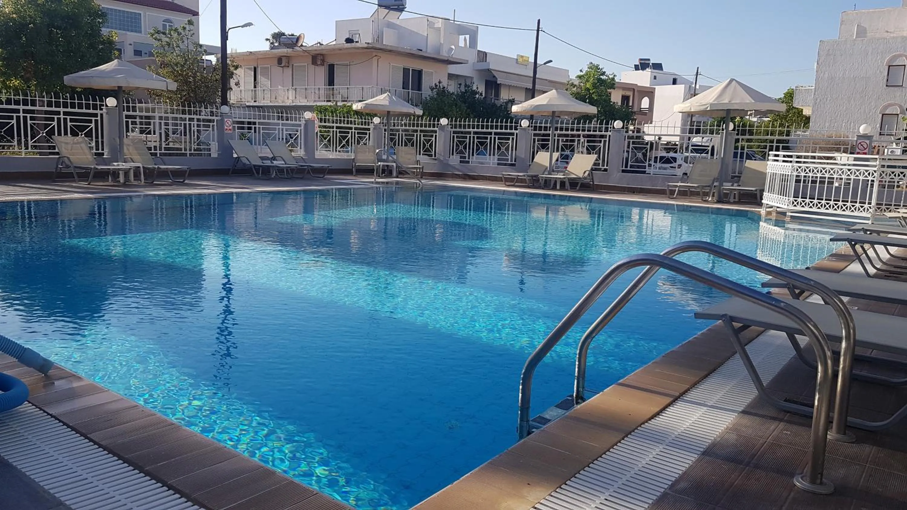 Swimming pool in Zouboulia Apartments