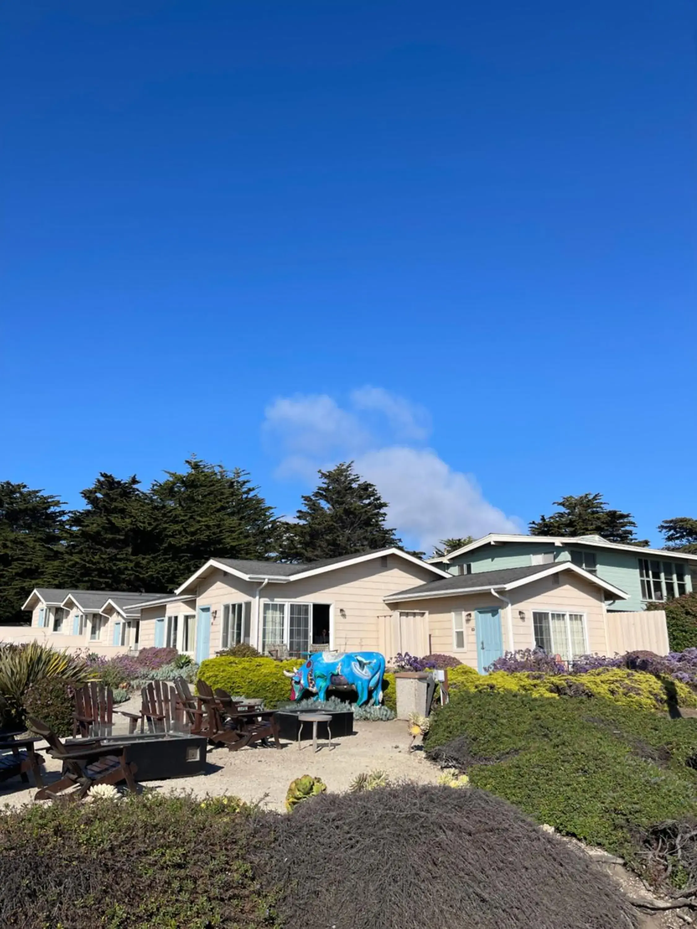 Property building in Cambria Landing Inn and Suites Property building in Cambria Landing Inn and Suites
