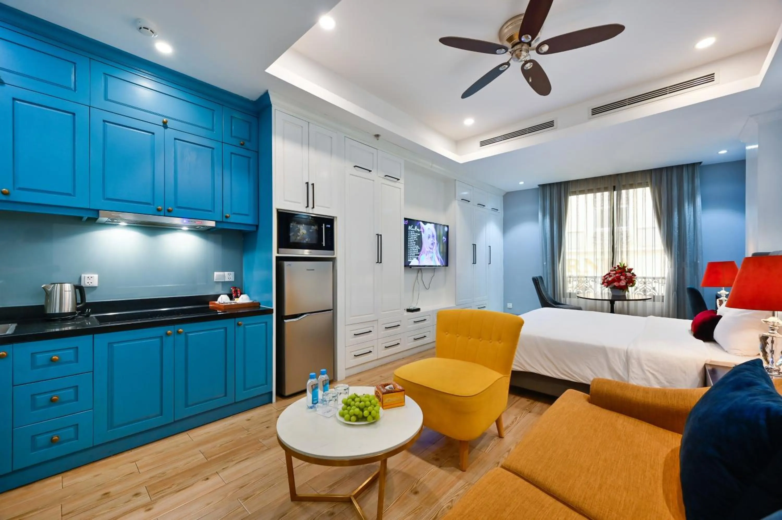 Photo of the whole room in Sam Royal Apartment