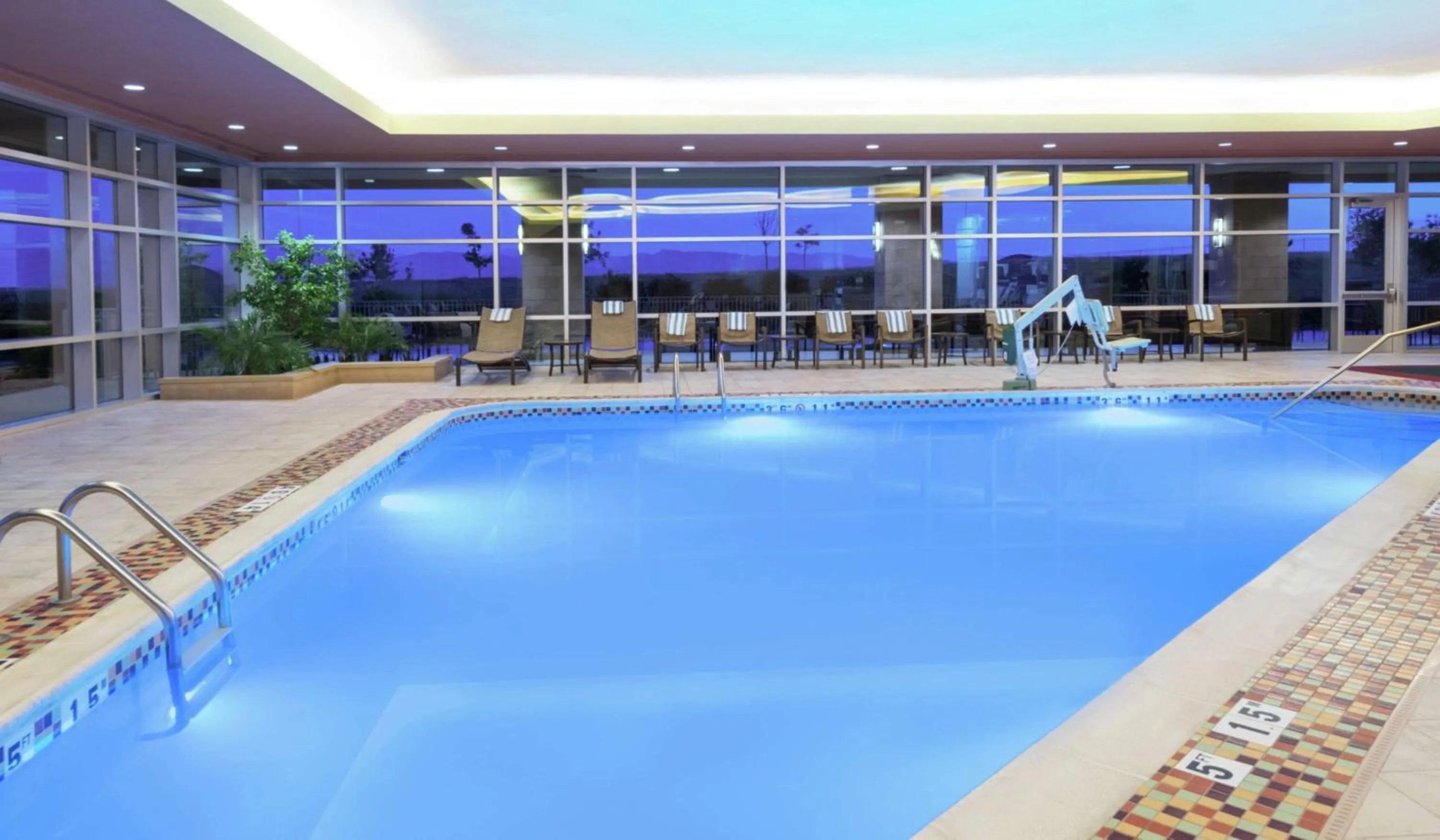 Swimming pool in Embassy Suites Loveland Conference Center