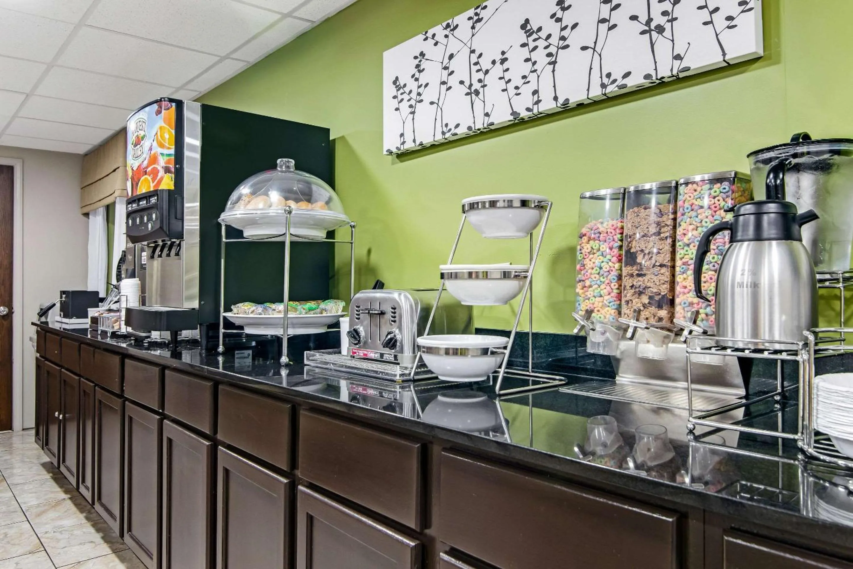 Breakfast in Sleep Inn near I-80 and I-94