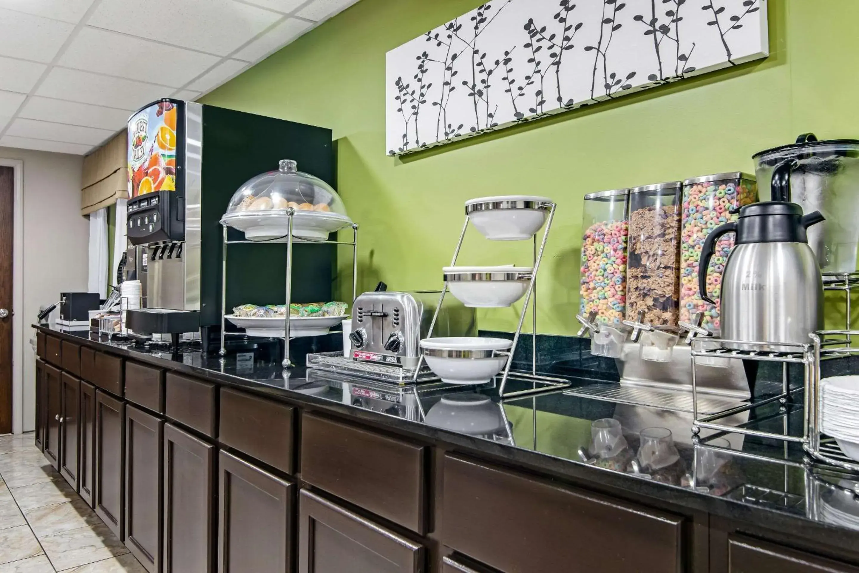 Breakfast in Sleep Inn near I-80 and I-94 Breakfast in Sleep Inn near I-80 and I-94