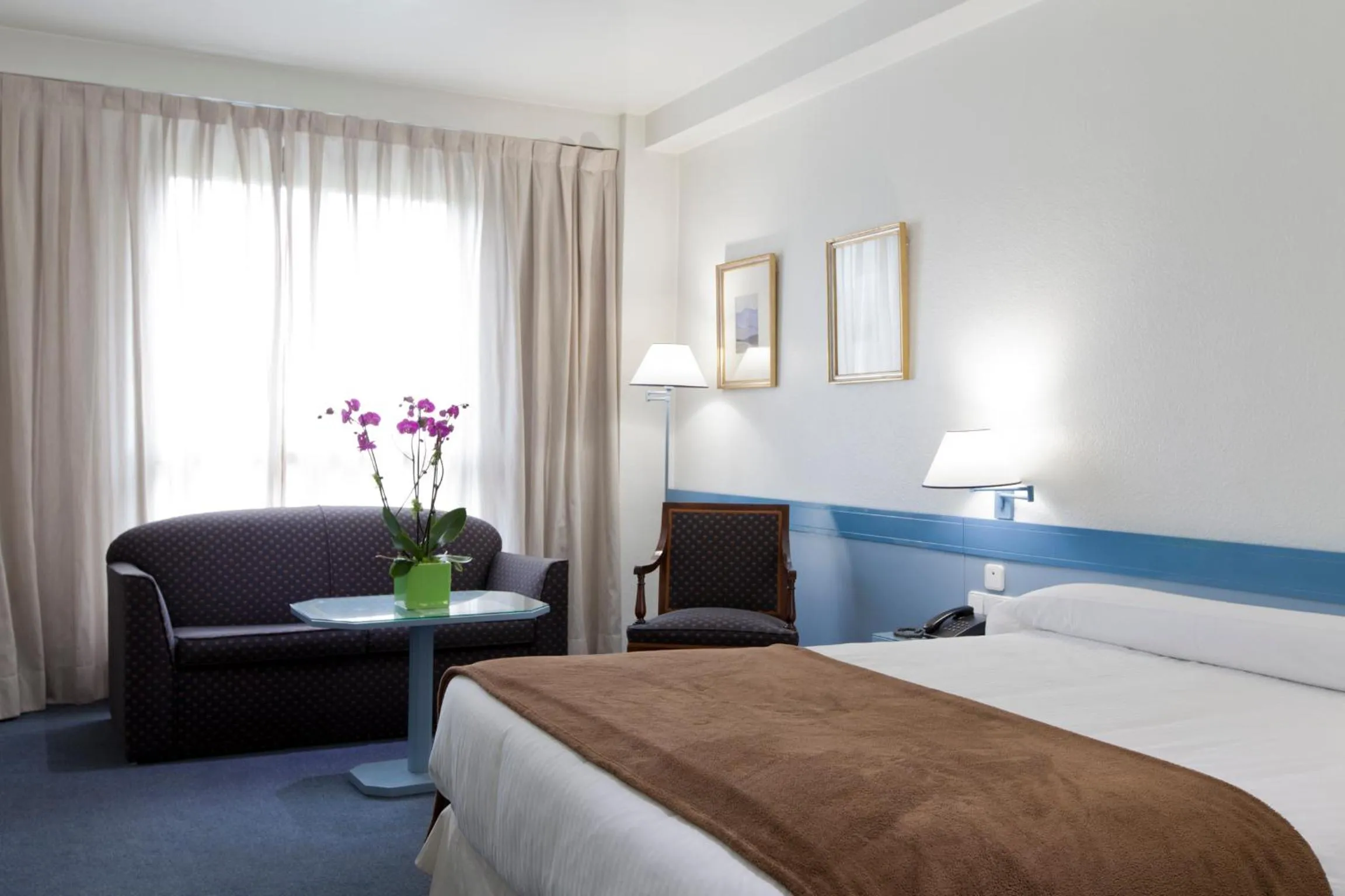 Bed in Espahotel Plaza de España