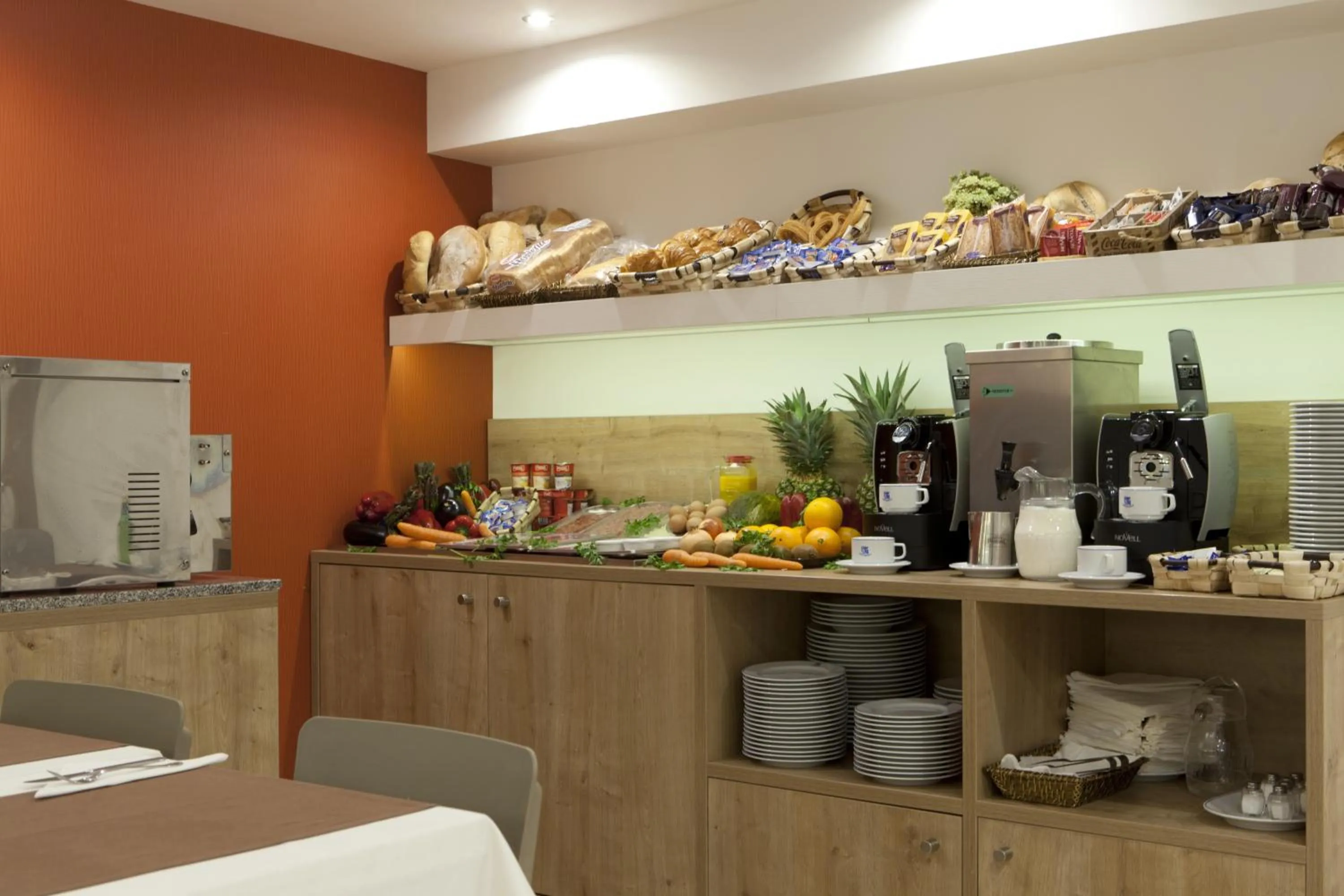 Restaurant/places to eat in Espahotel Plaza de España