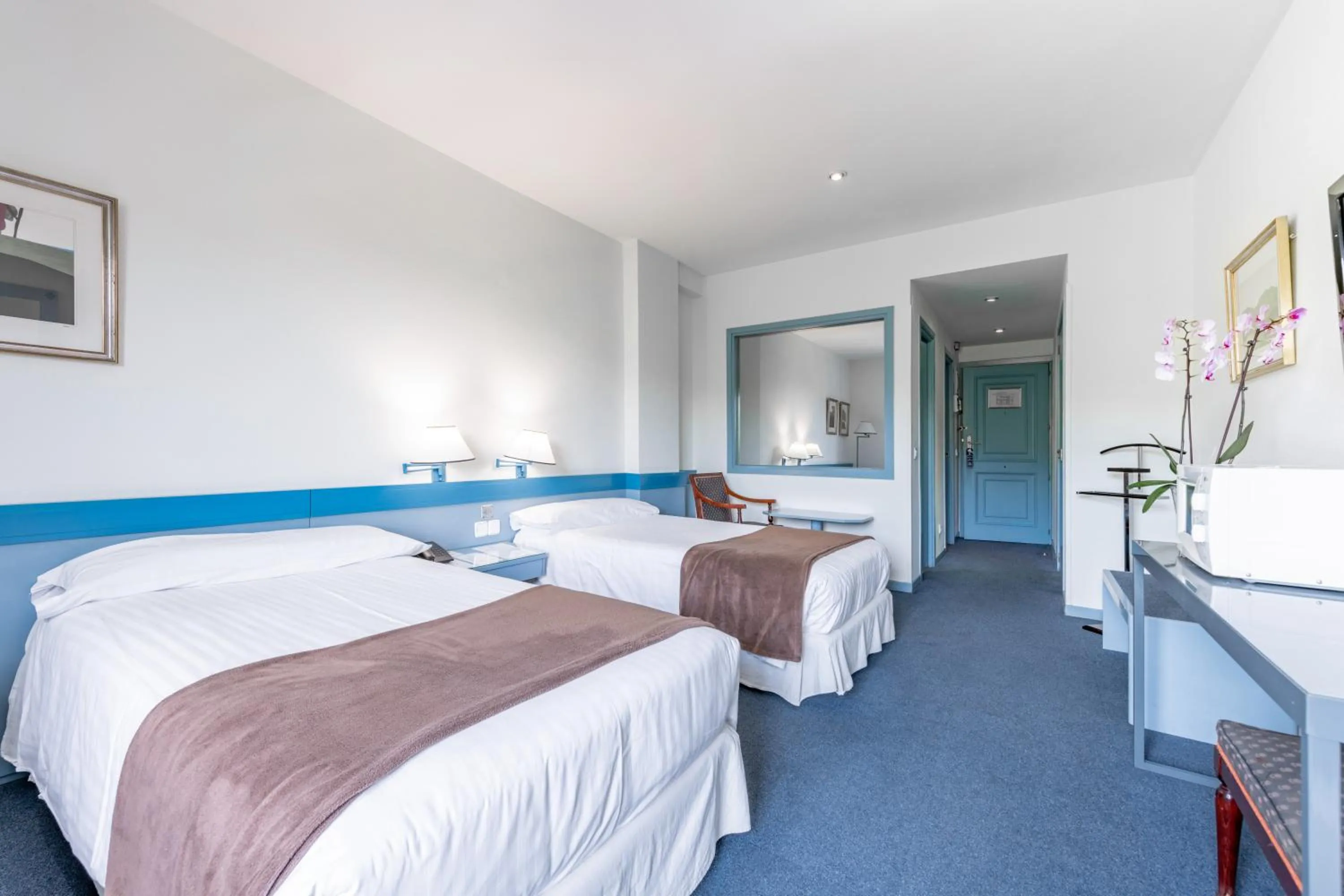 Photo of the whole room, Bed in Espahotel Plaza de España