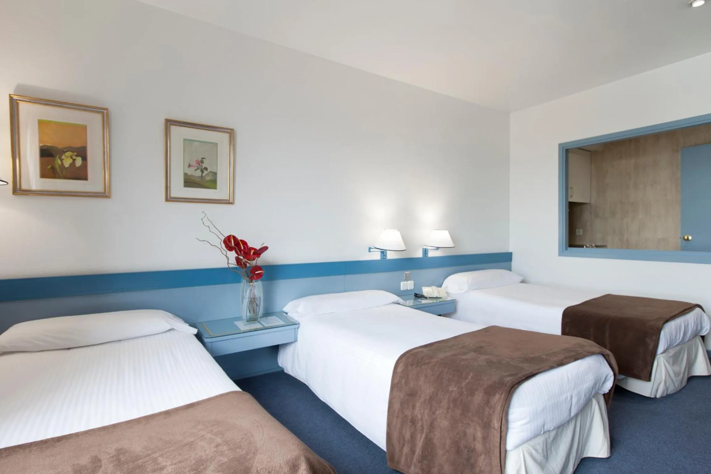 Bed in Espahotel Plaza de España