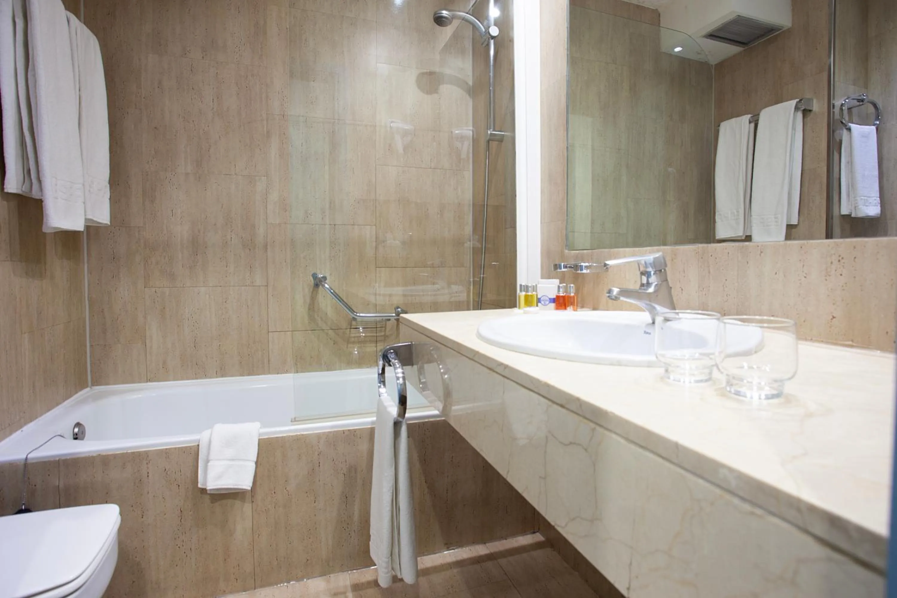 Bathroom in Espahotel Plaza de España