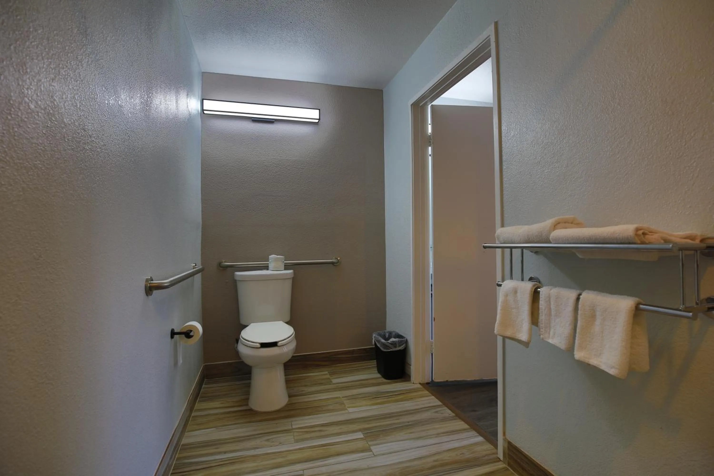 Toilet in Motel 6-Sacramento, CA - North