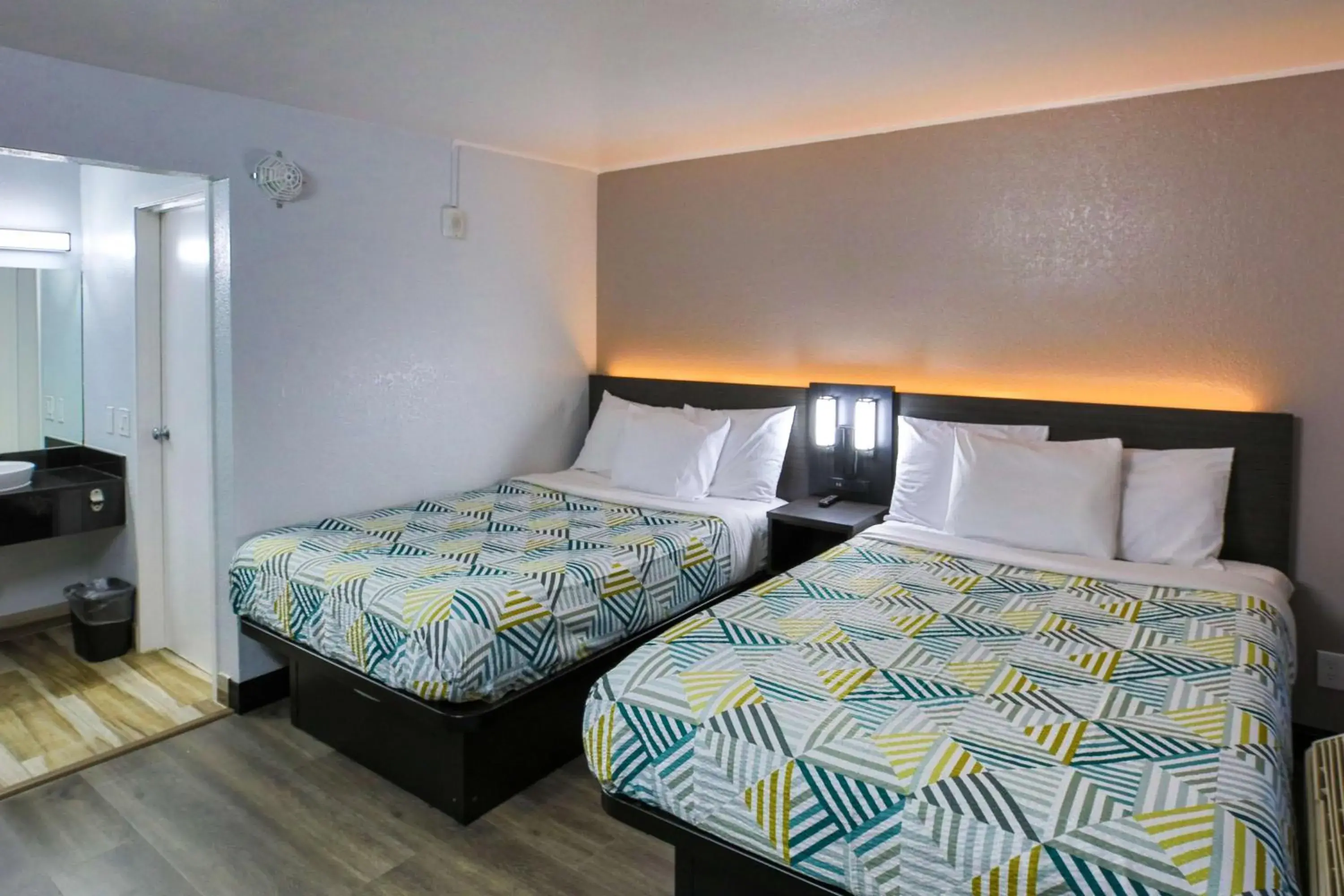 Bedroom, Bed in Motel 6-Sacramento, CA - North Bedroom, Bed in Motel 6-Sacramento, CA - North