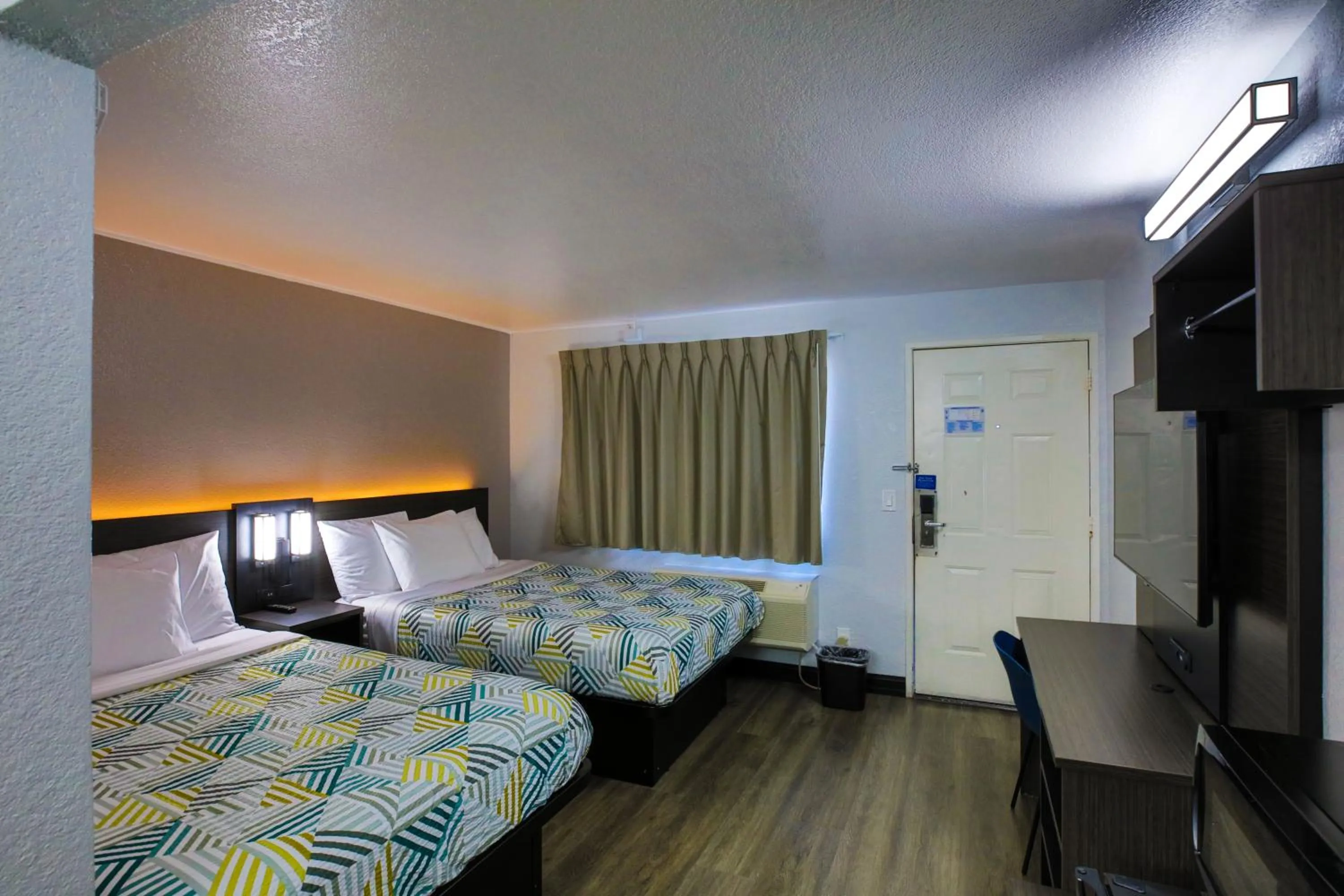 Bed in Motel 6-Sacramento, CA - North