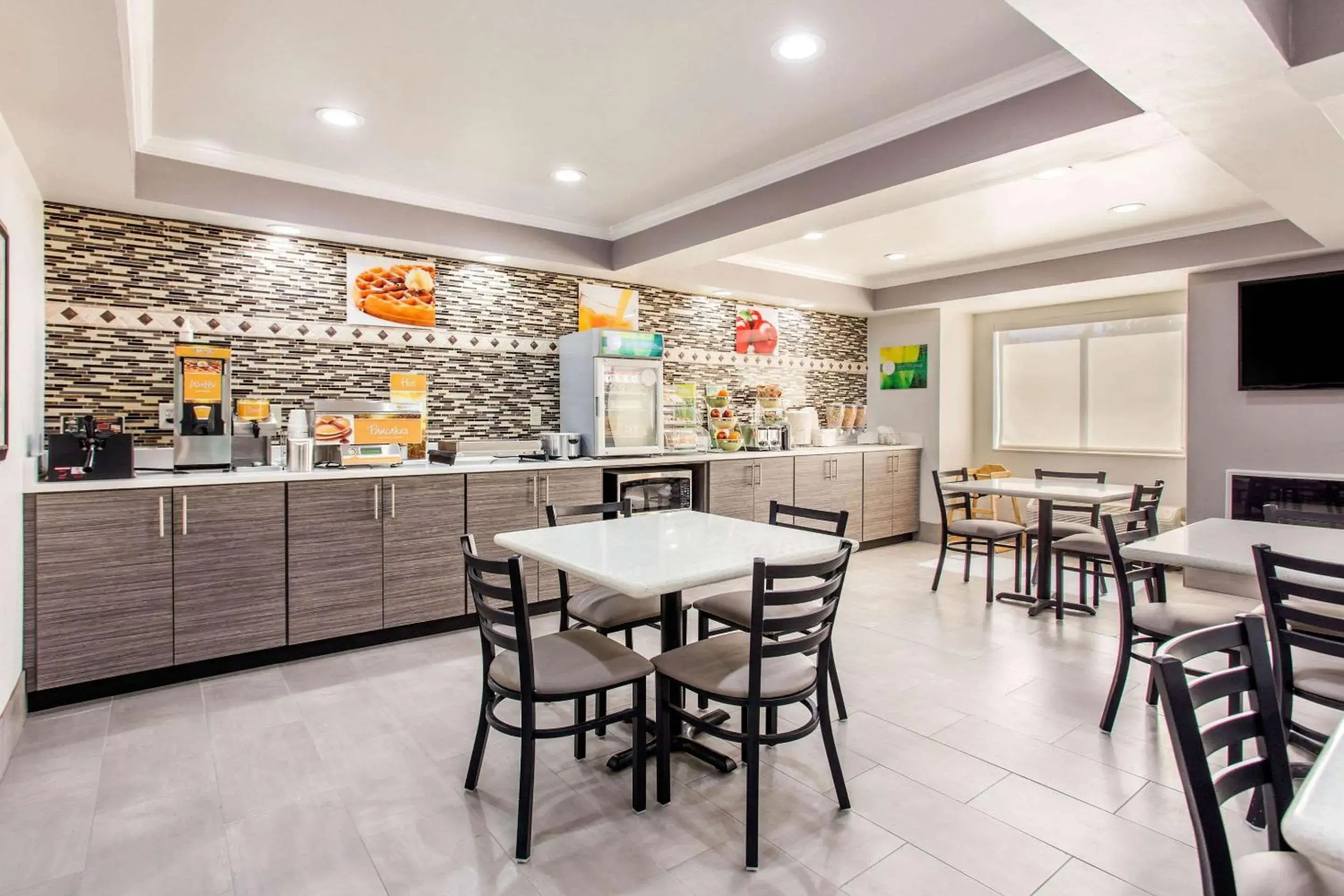 Breakfast in Quality Inn & Suites Myrtle Beach near Outlets Breakfast in Quality Inn & Suites Myrtle Beach near Outlets