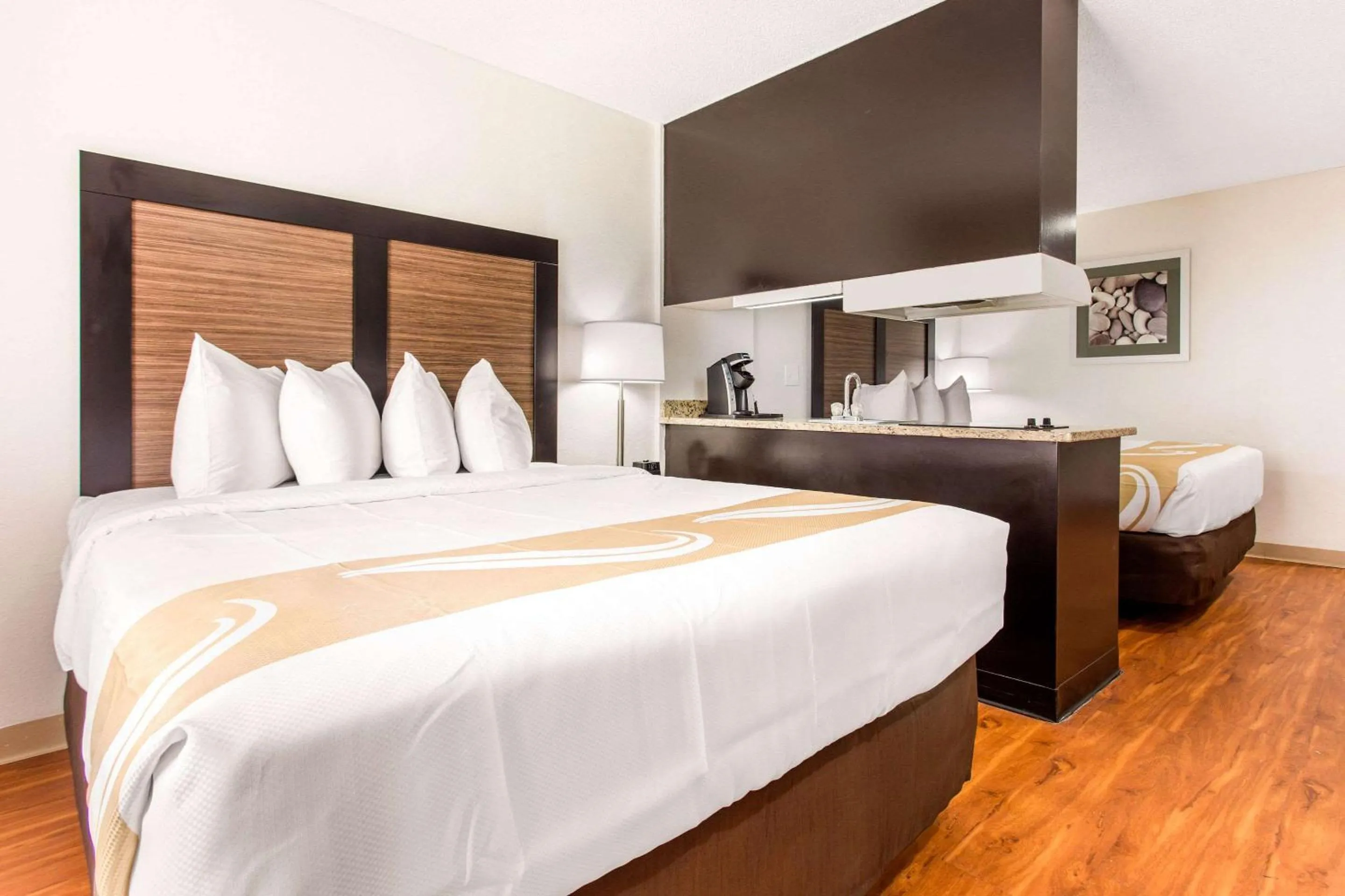 Bedroom, Bed in Quality Inn & Suites Myrtle Beach near Outlets