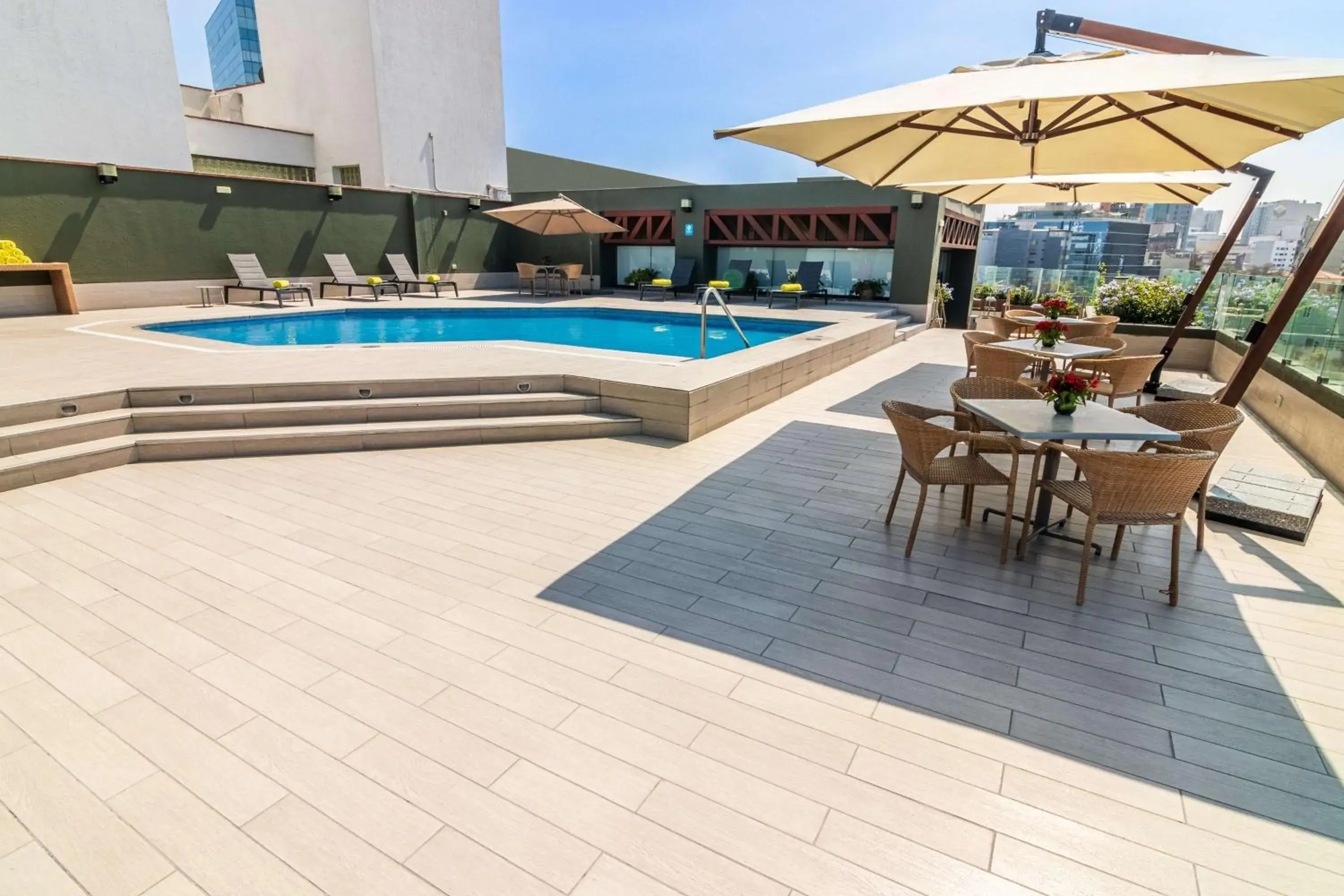 Pool view in Sonesta Hotel El Olivar Pool view in Sonesta Hotel El Olivar