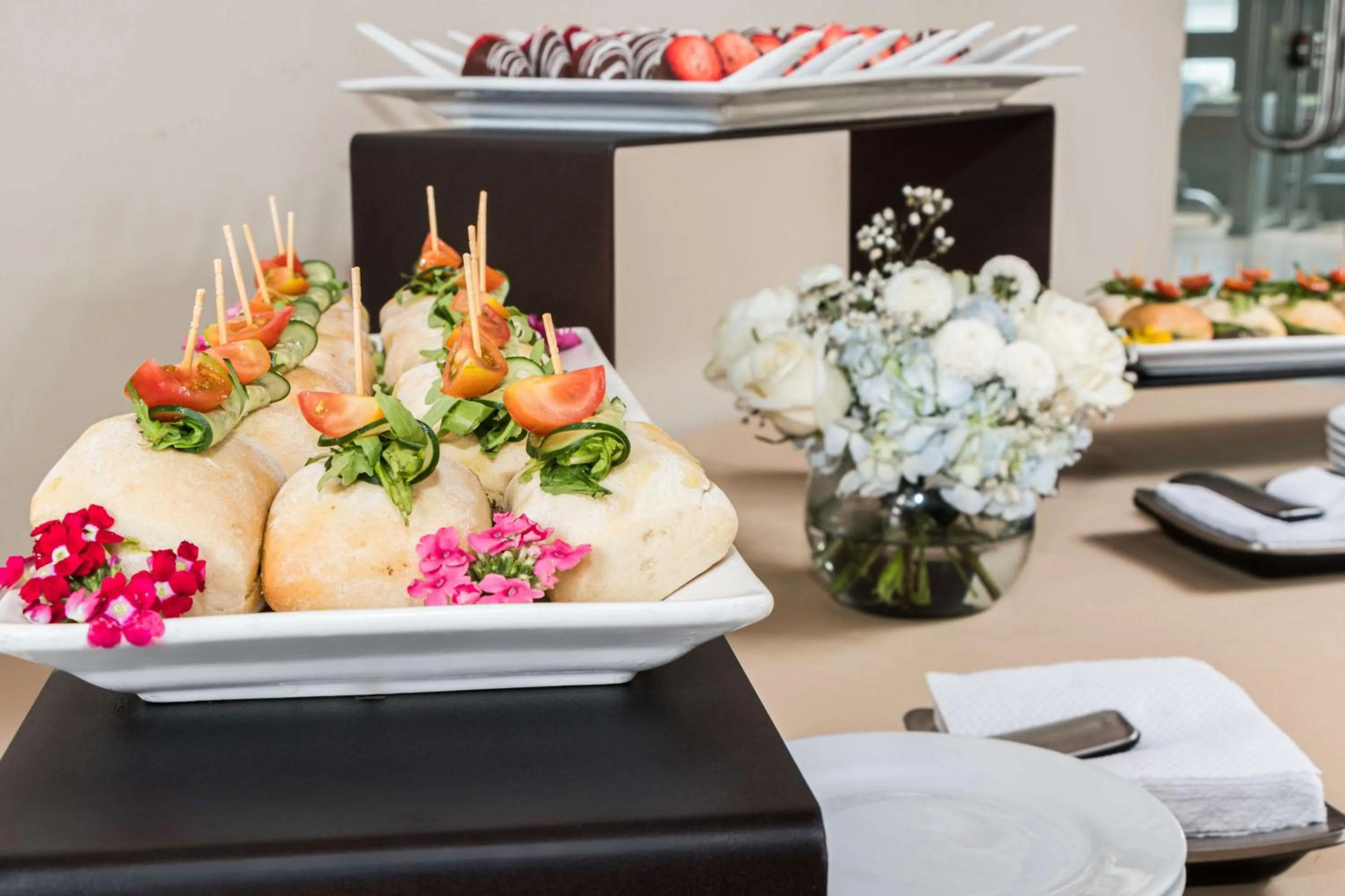 Food and drinks in Sonesta Hotel El Olivar