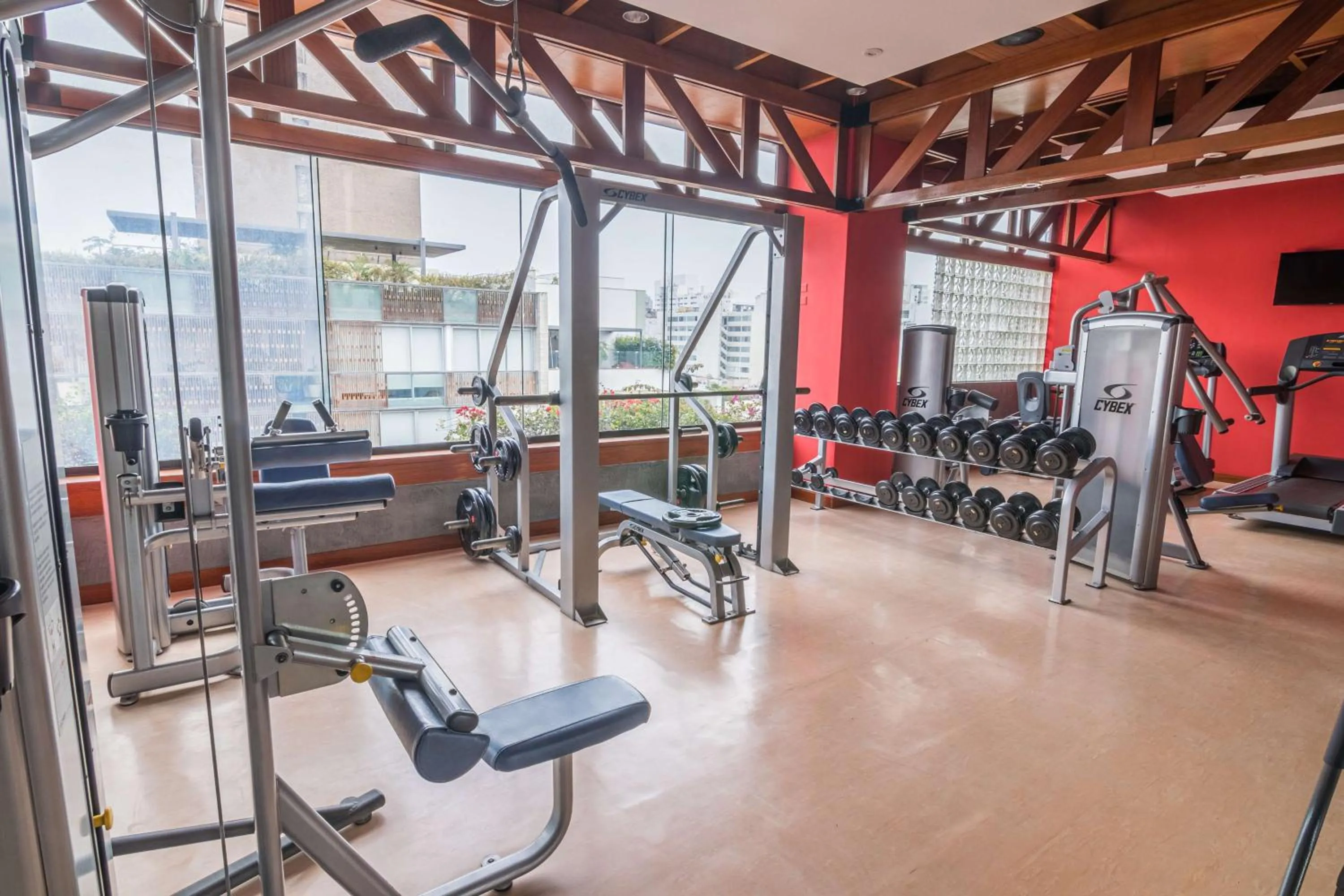 Fitness centre/facilities in Sonesta Hotel El Olivar