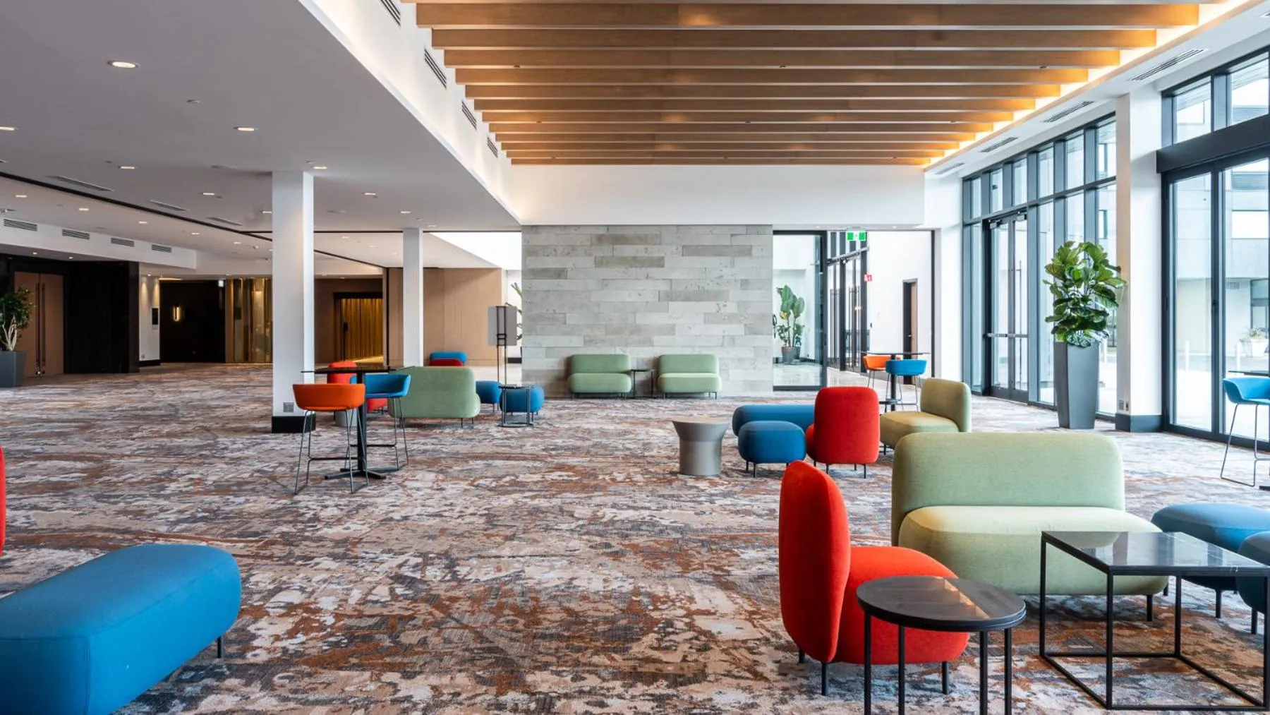 Living room in Sheraton Laval Hotel