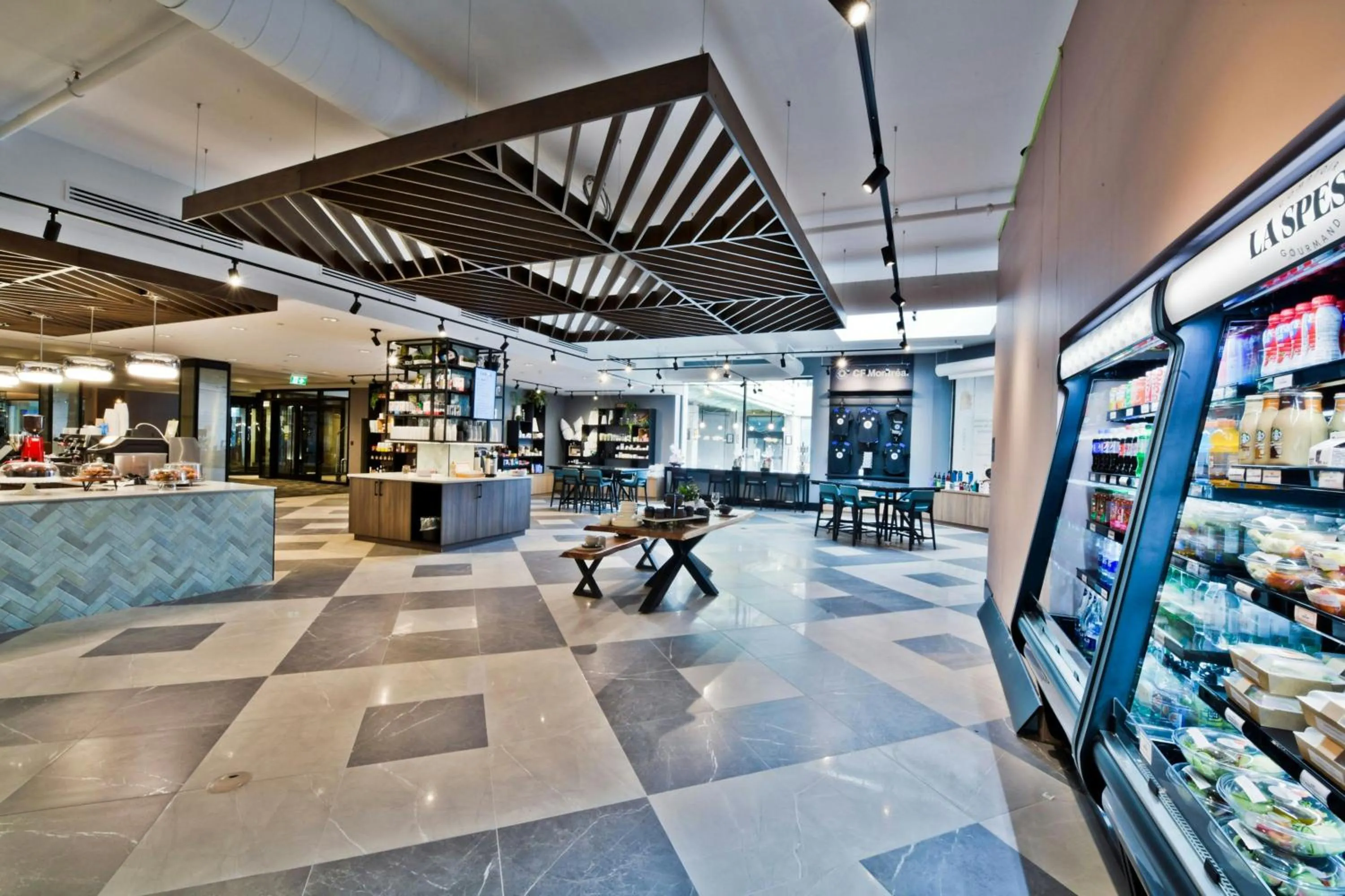 Restaurant/places to eat in Sheraton Laval Hotel