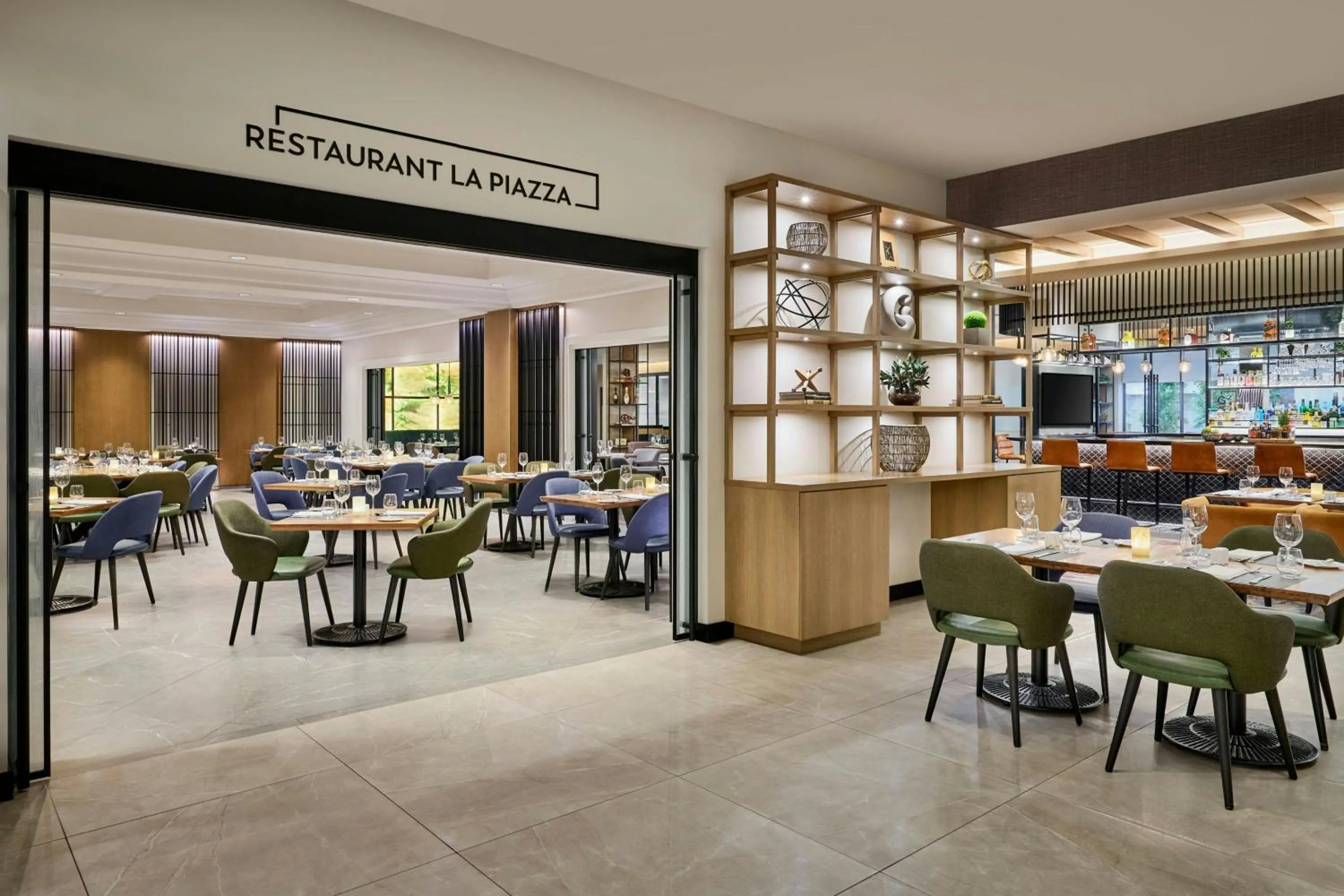 Restaurant/places to eat in Sheraton Laval Hotel