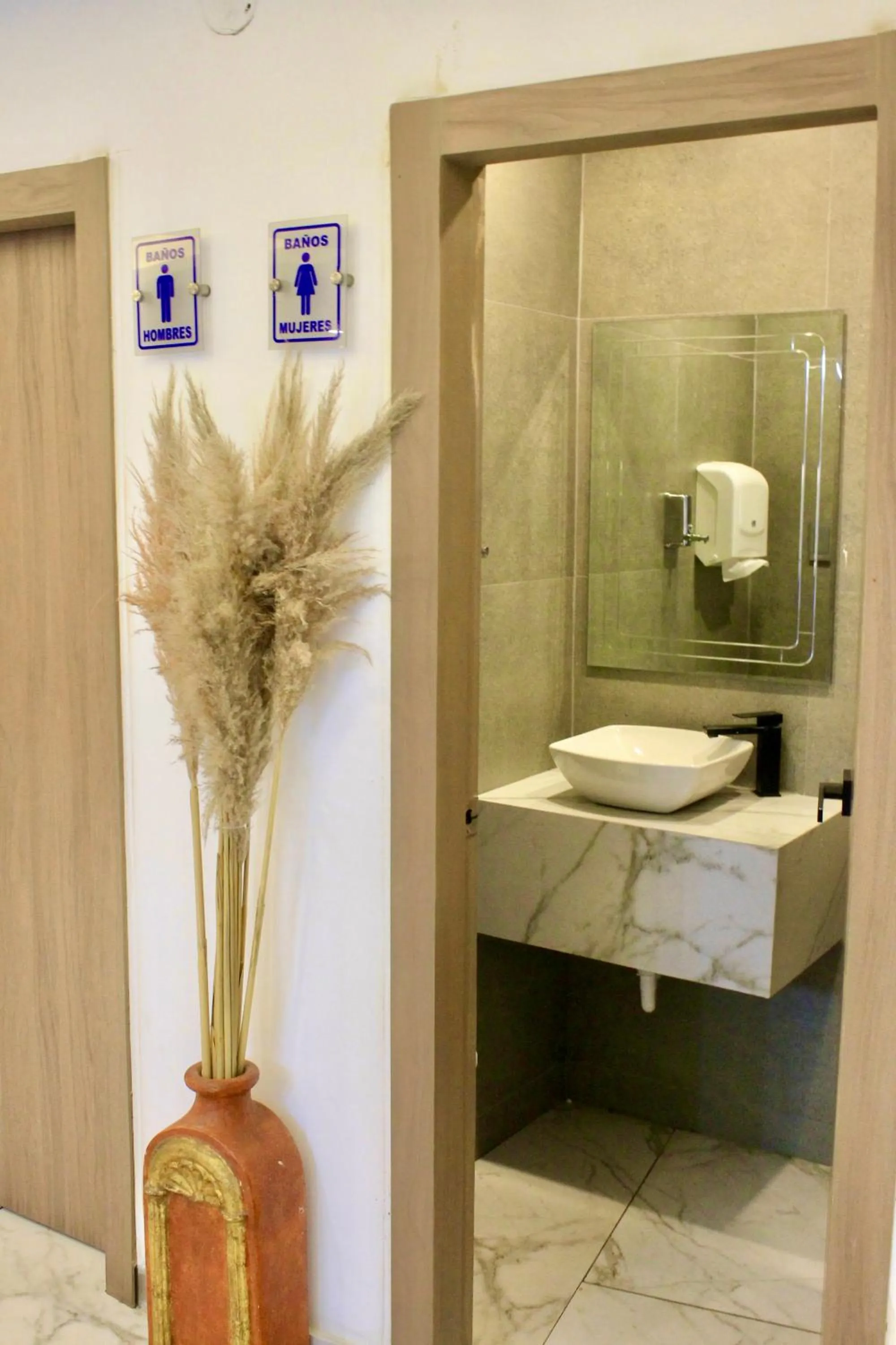 Bathroom in Hotel Presidente Internacional