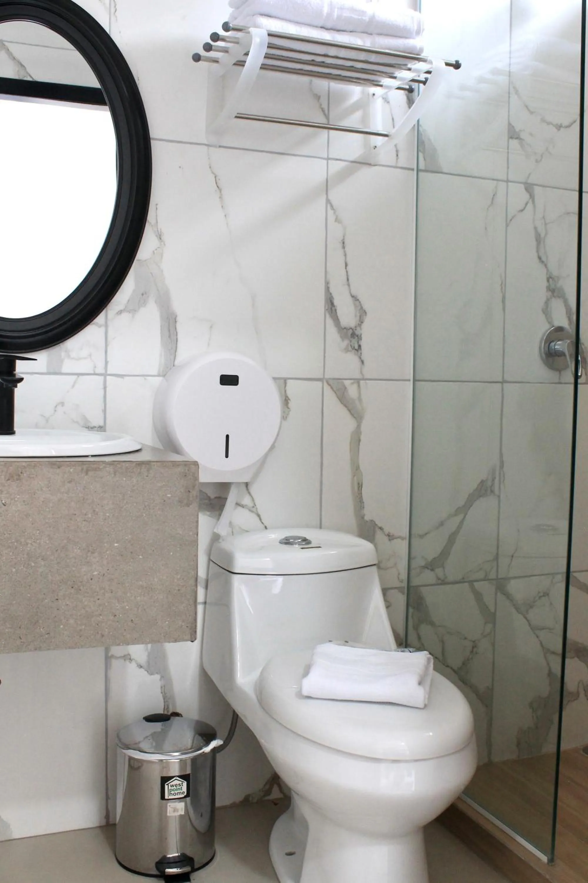 Shower in Hotel Presidente Internacional