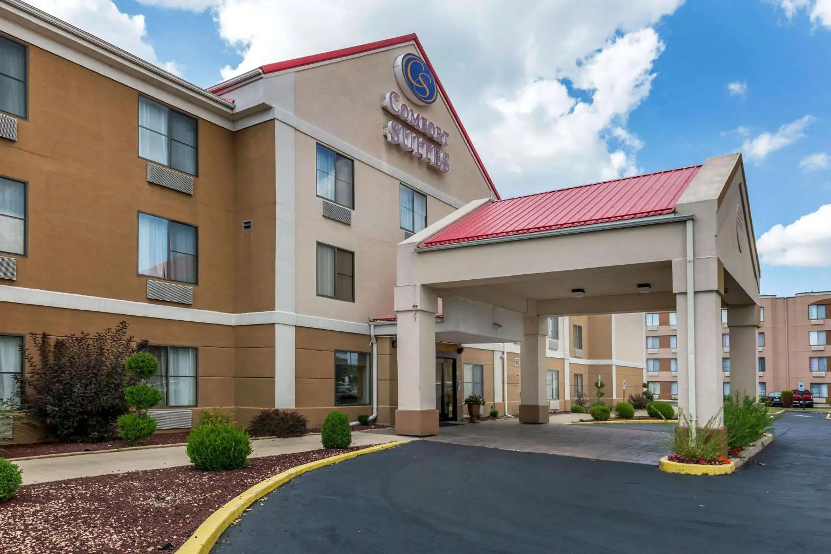 Property building in Comfort Suites near I-80 and I-94 Property building in Comfort Suites near I-80 and I-94